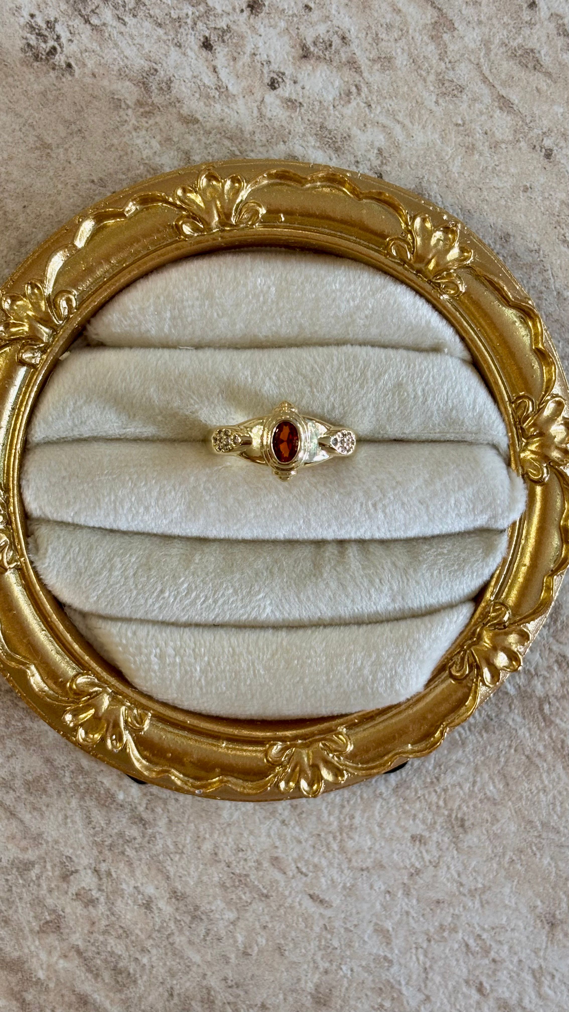 Kırmızı Taşlı Gold Vintage VİP Ayarlanabilir Yüzük