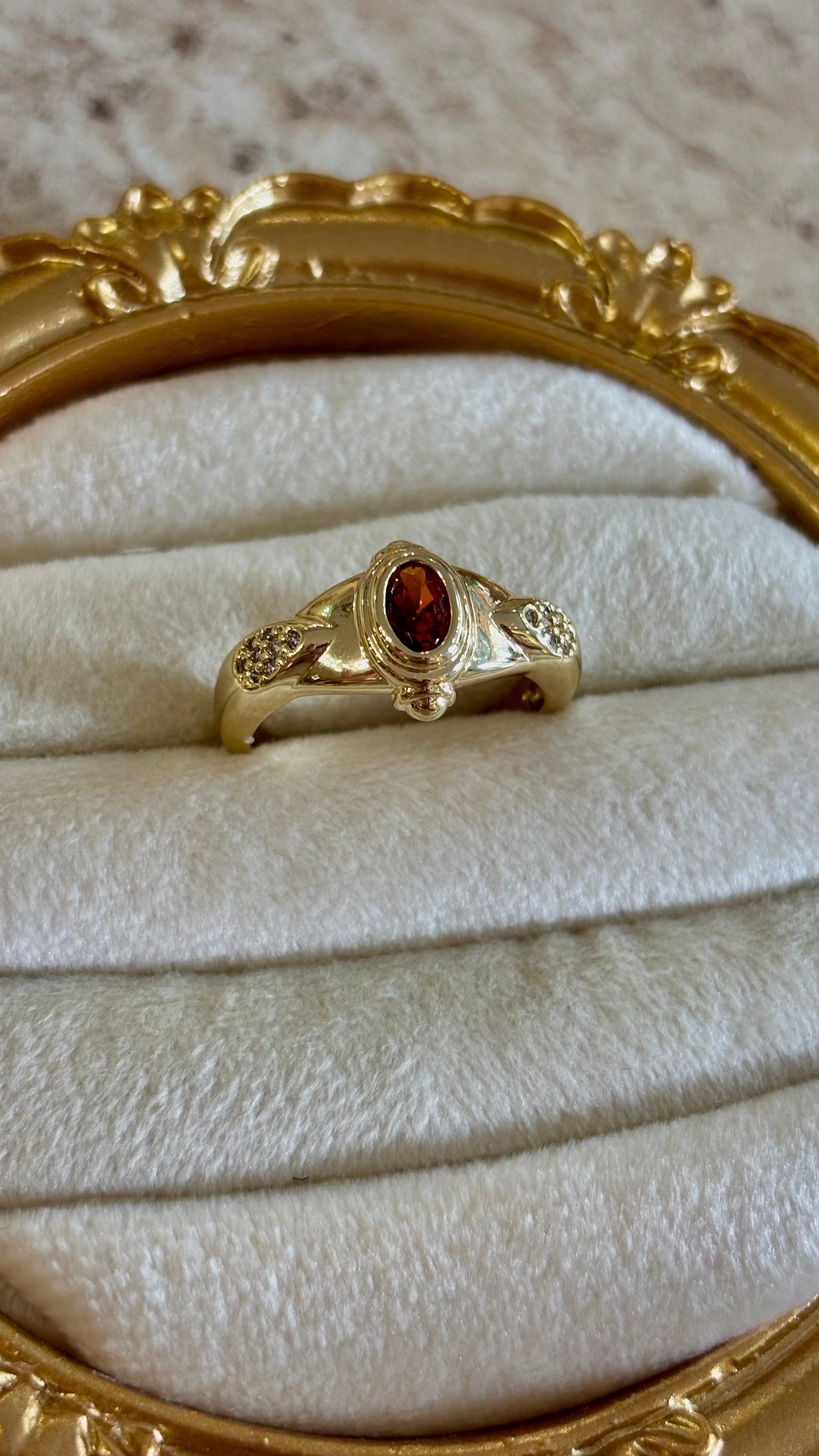 Kırmızı Taşlı Gold Vintage VİP Ayarlanabilir Yüzük