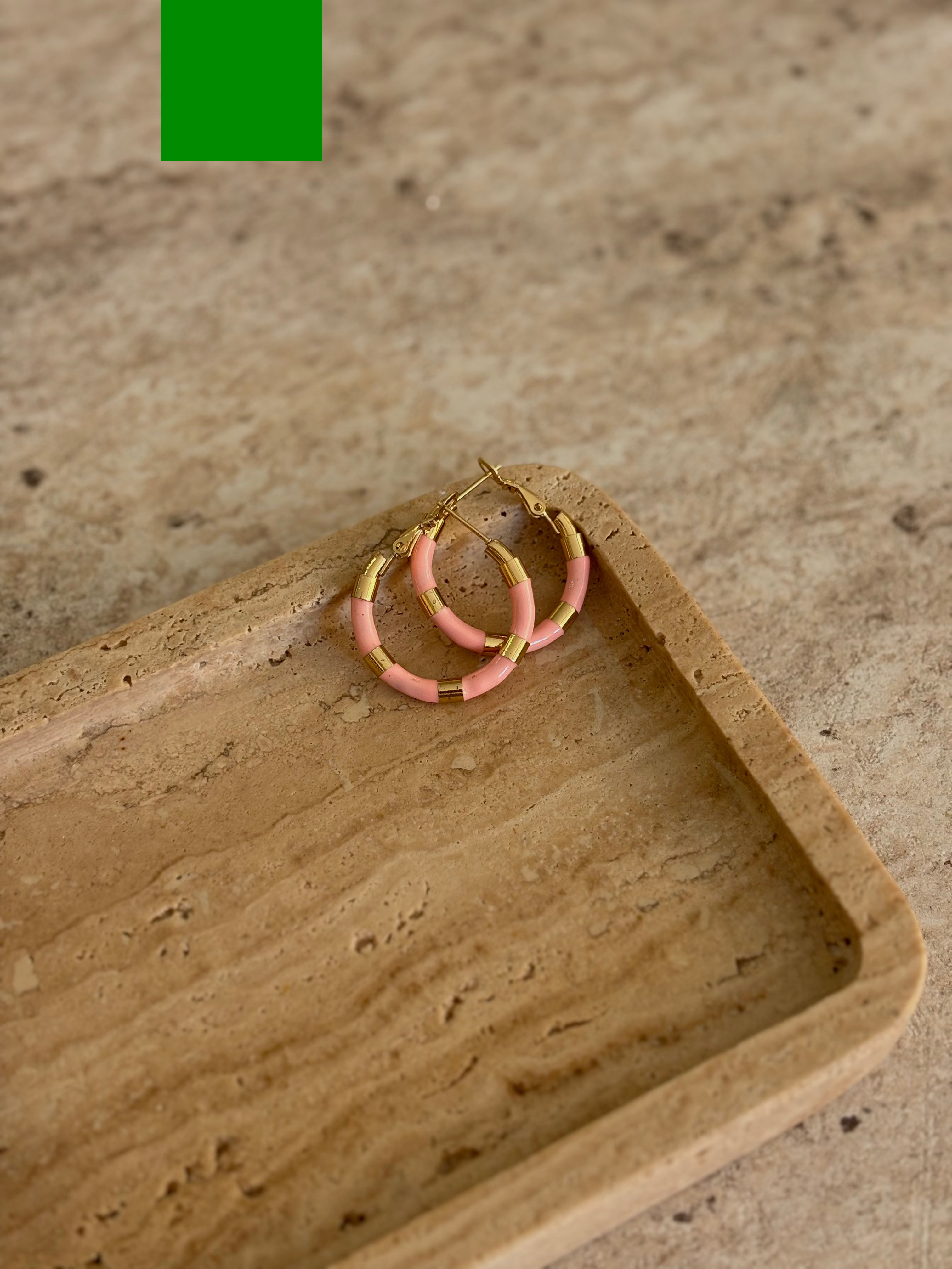 Çelik Açık Pembe Mineli Halka Küpe.