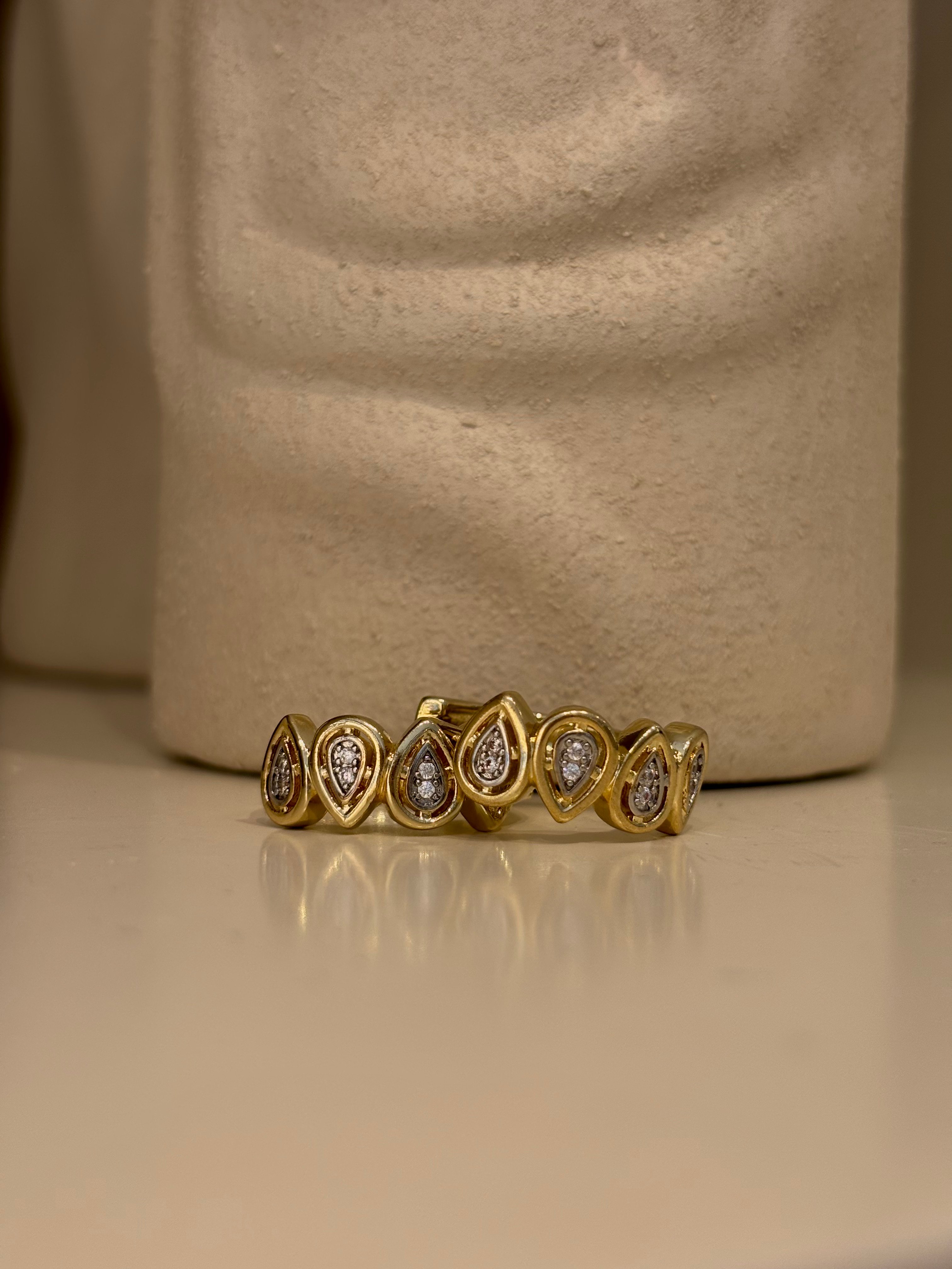 Gold Damla Detay Çelik Küpe