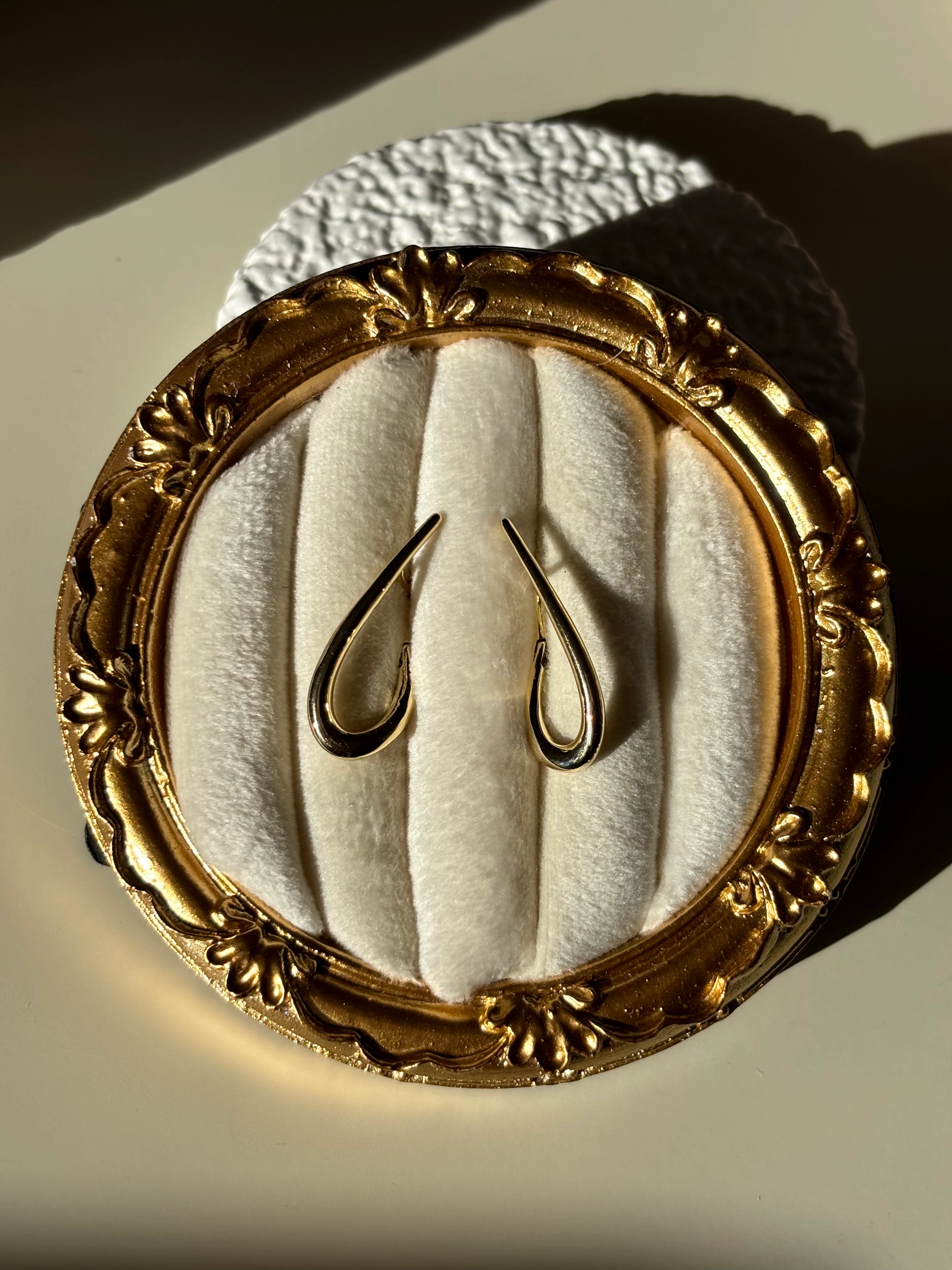 Minimalist Tasarım Gold Çelik Küpe