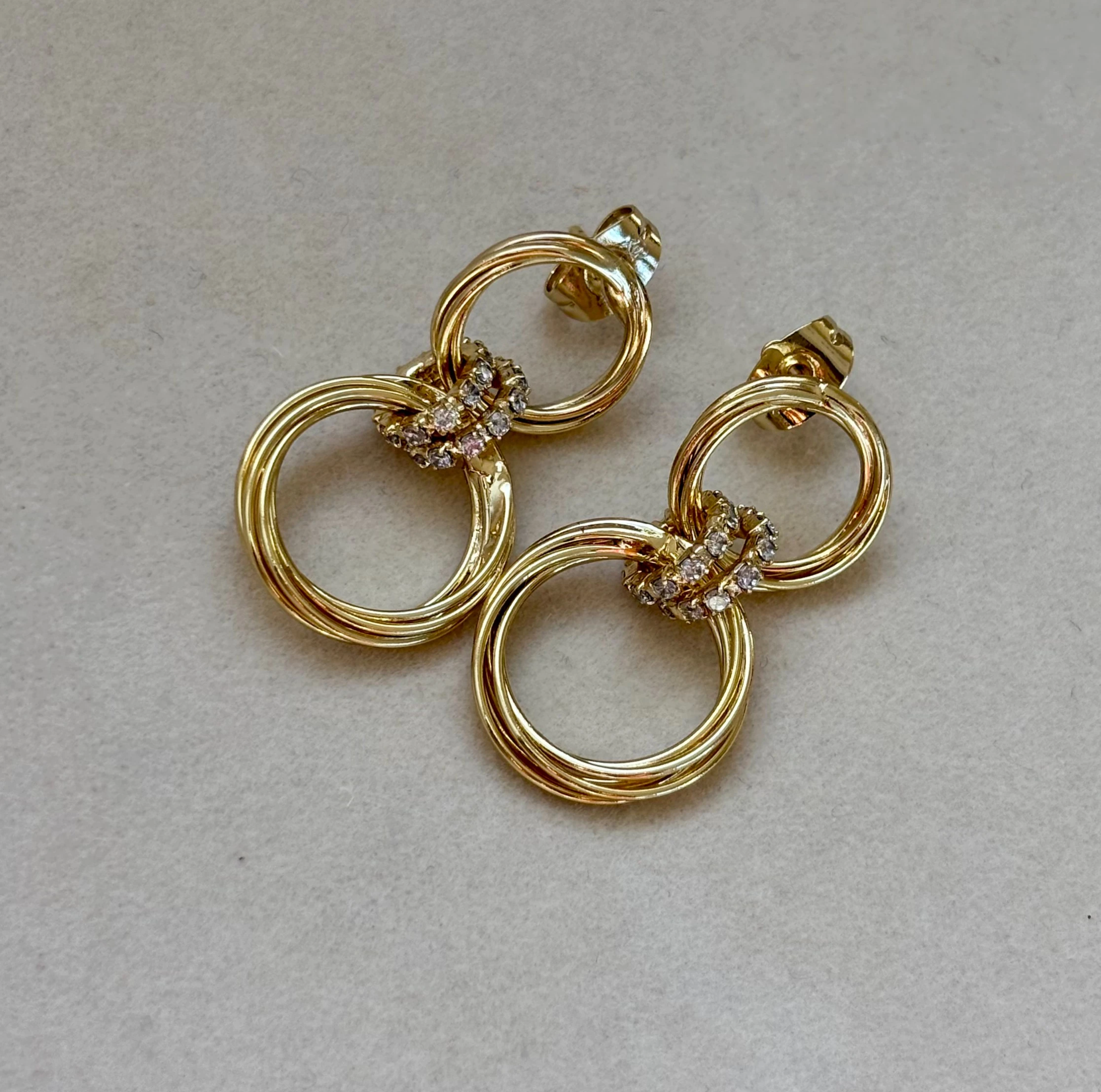 Xuping Yuvarlak Taşlı Gold Küpe