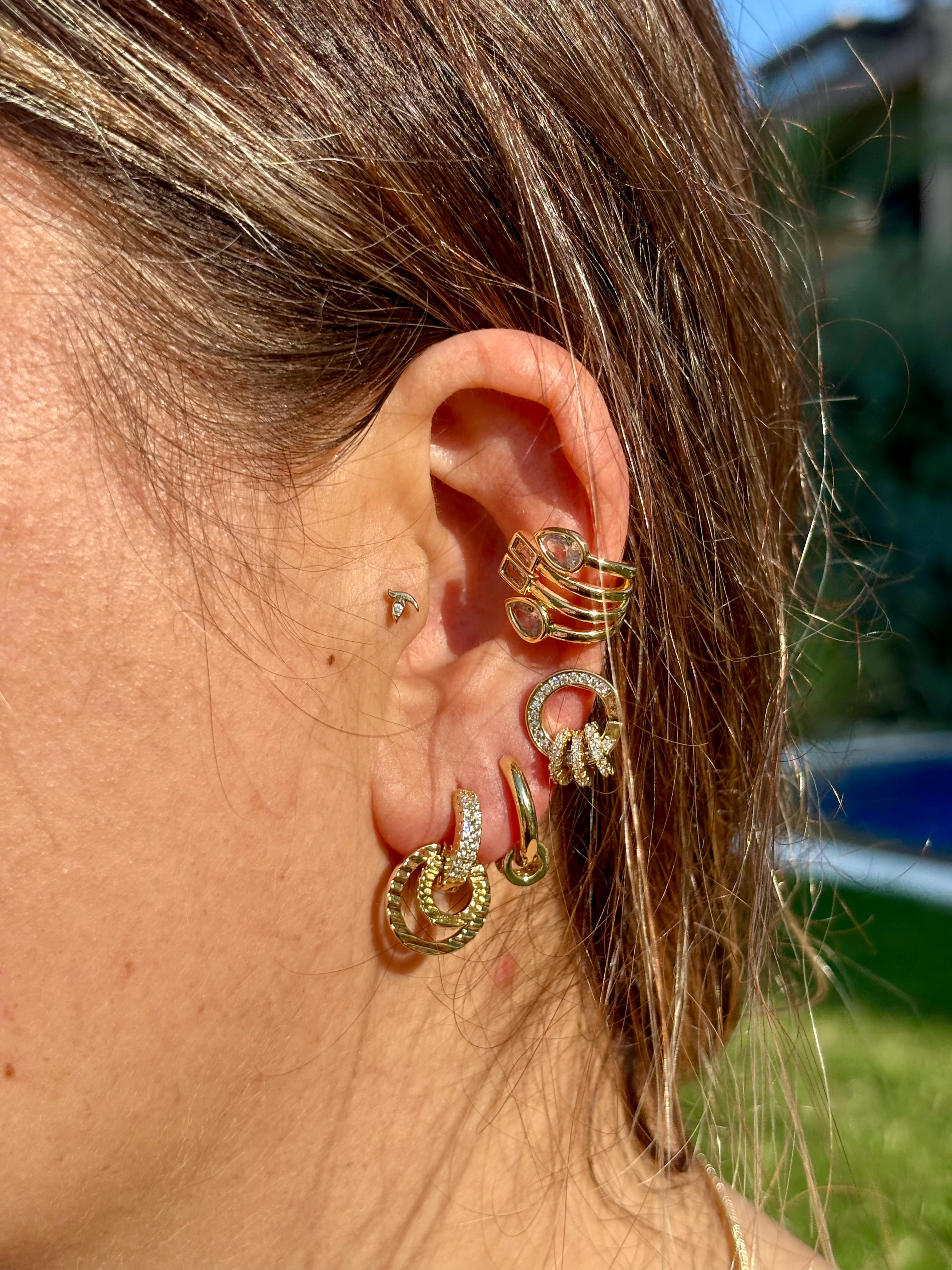 Özel Seri Taşlı Gold Çelik Set Küpe