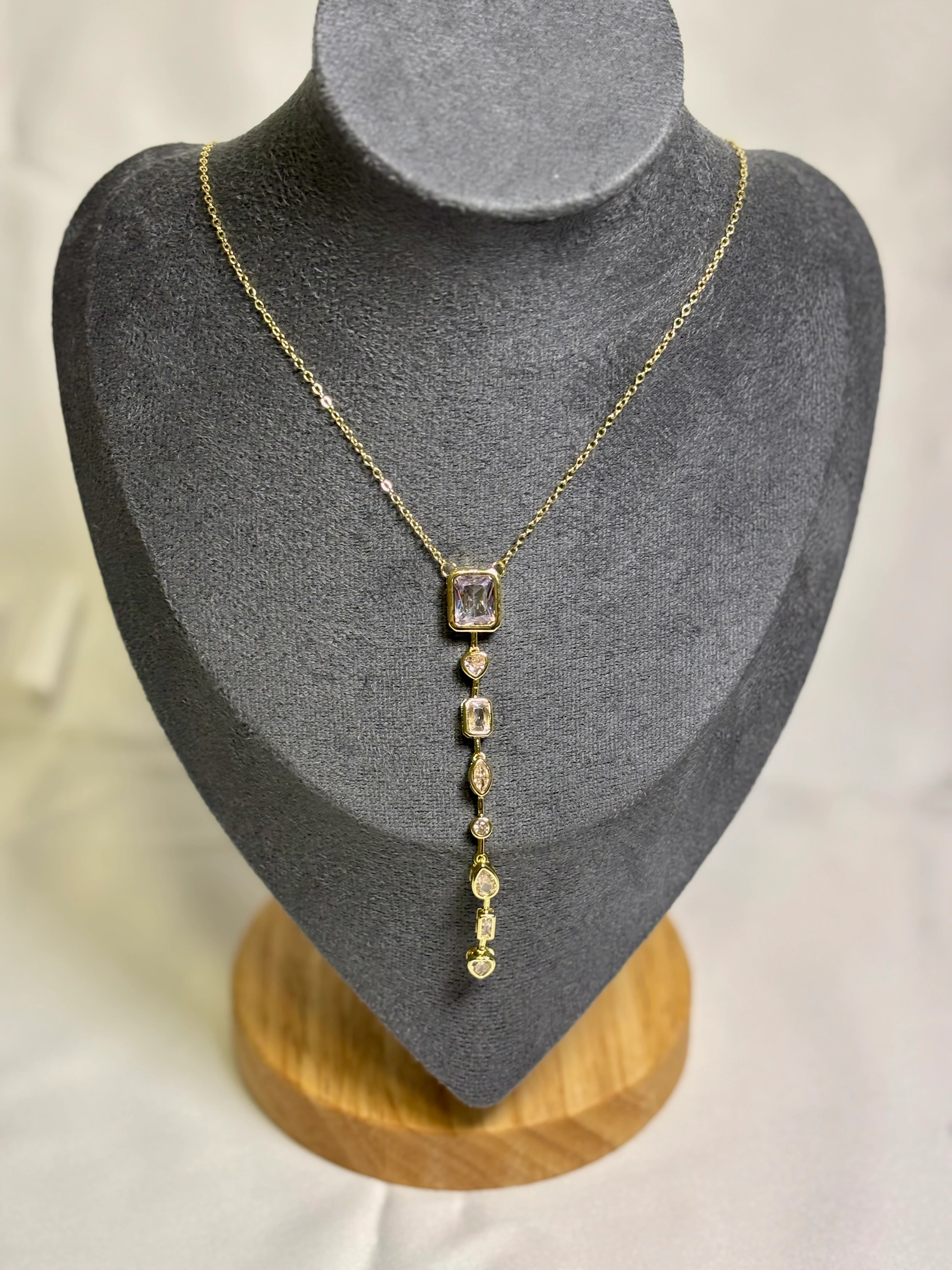 Özel Seri Baget Taşlı Geometrik Tasarım Gold Y Kolye