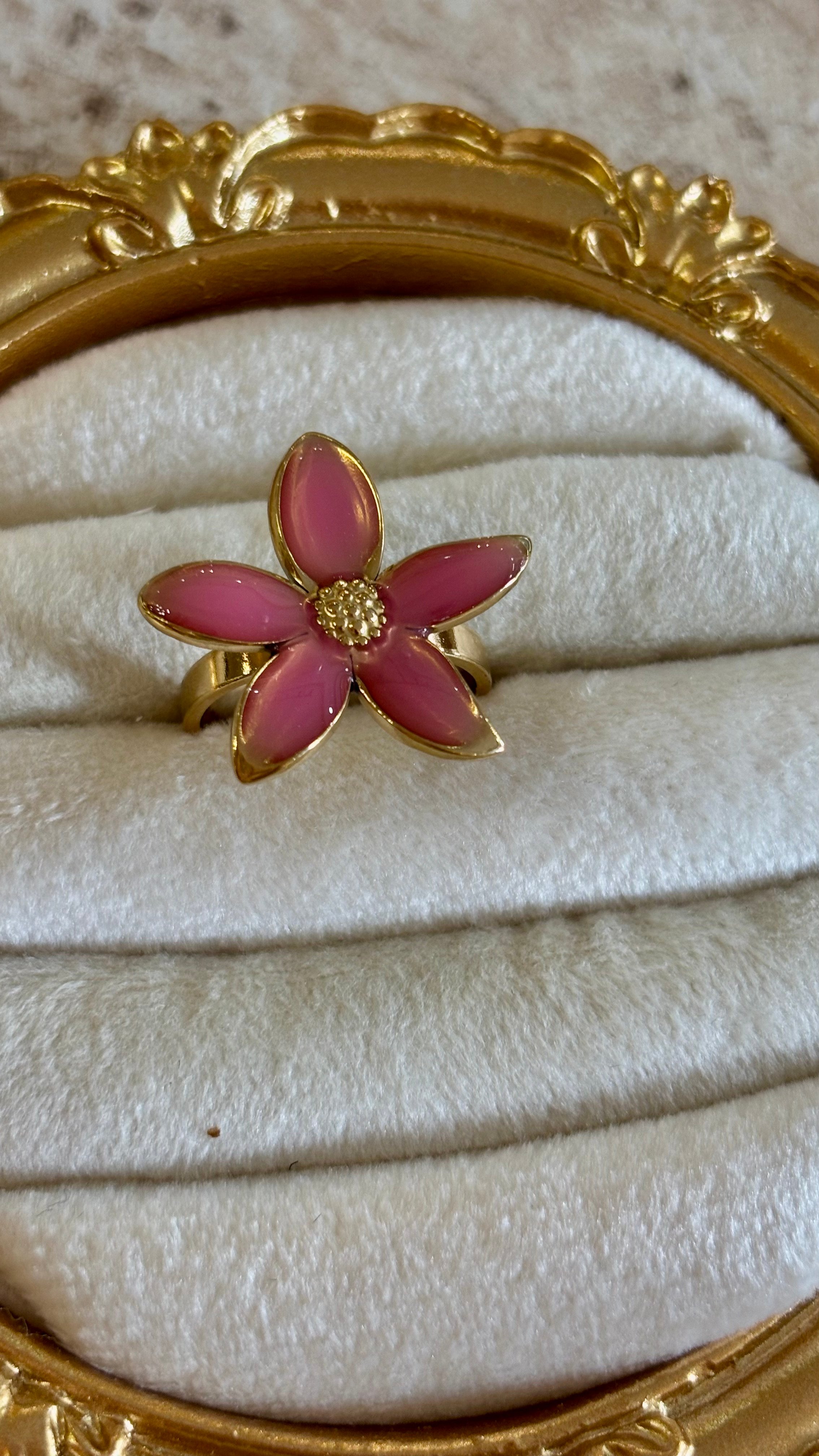 Çelik Minik Pembe Çiçek Ayarlamalı Yüzük