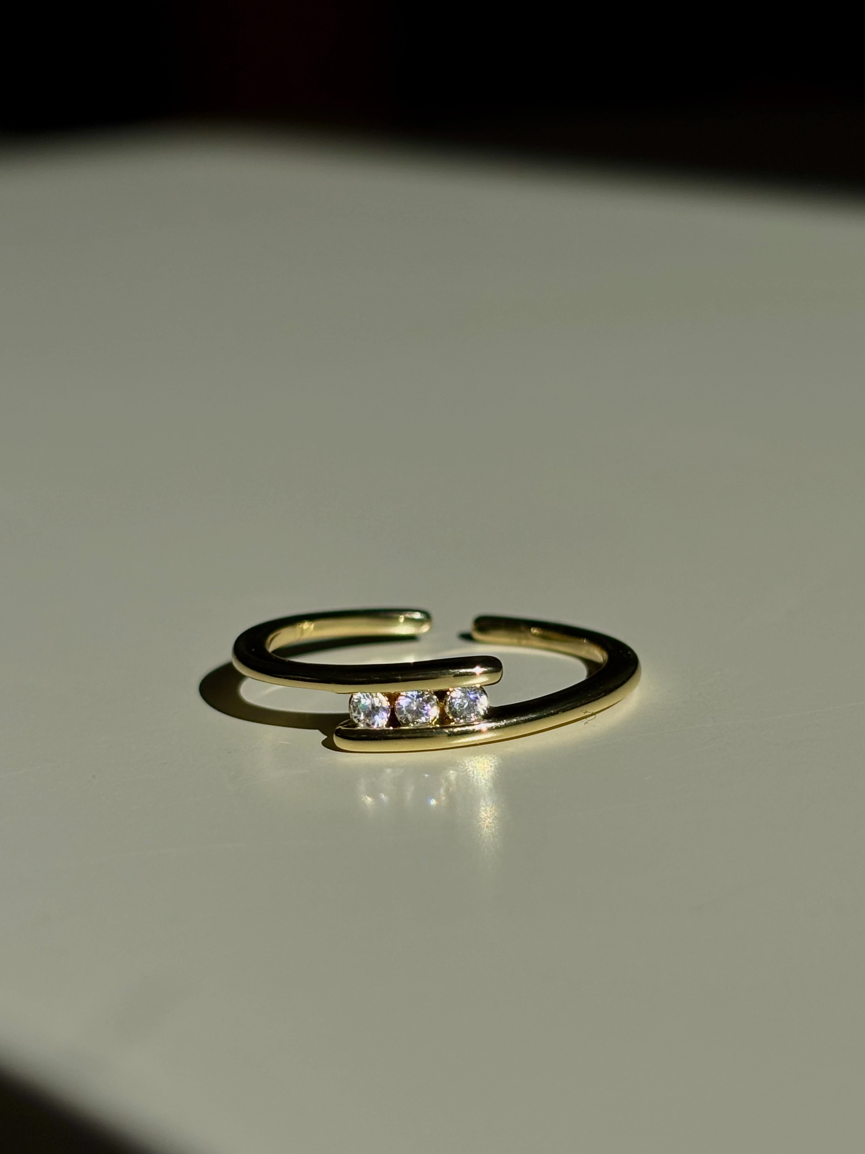 Üç Taşlı Zarif Ayarlanabilir Yüzük