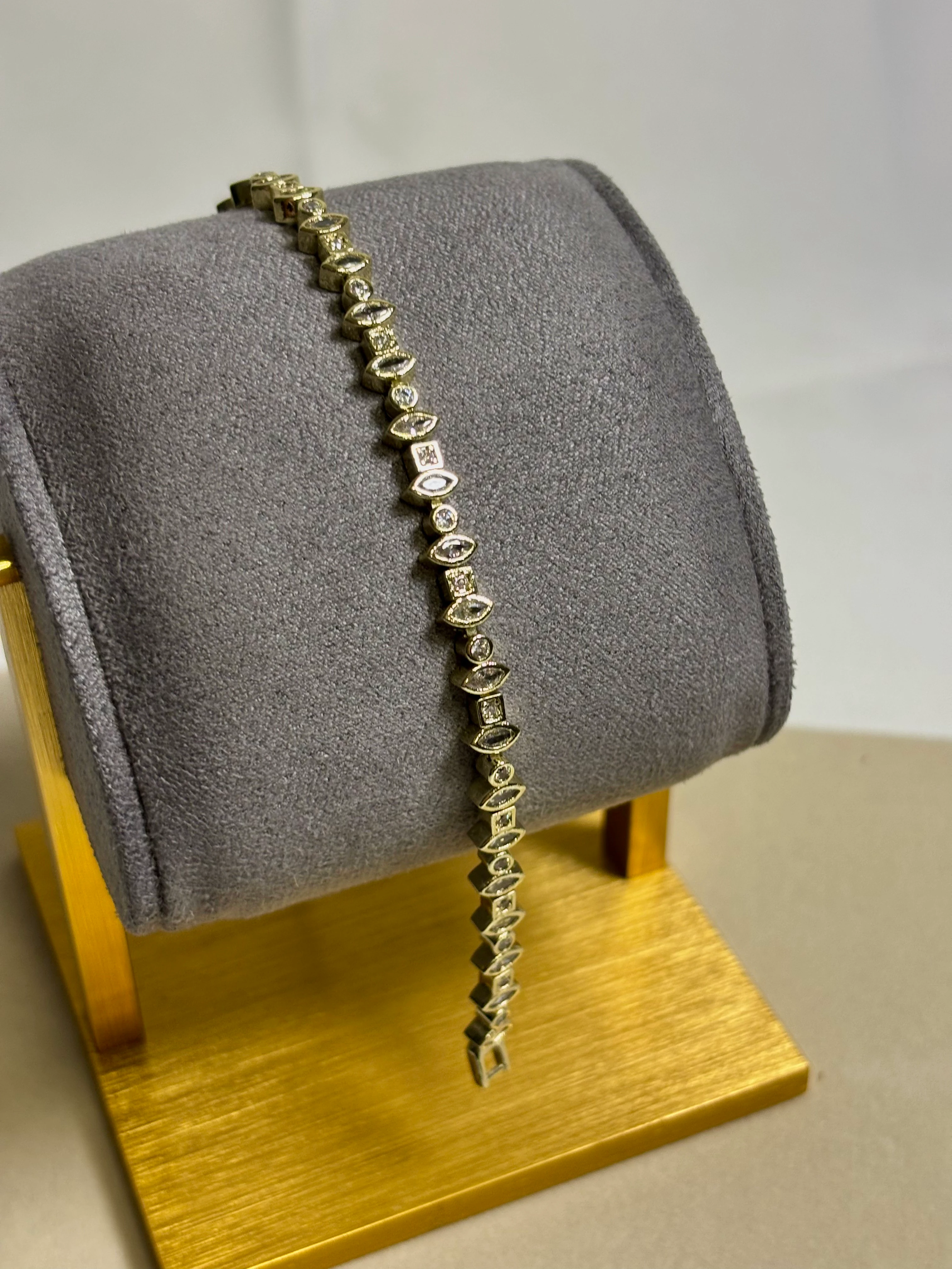 Damla Model Gold Bileklik