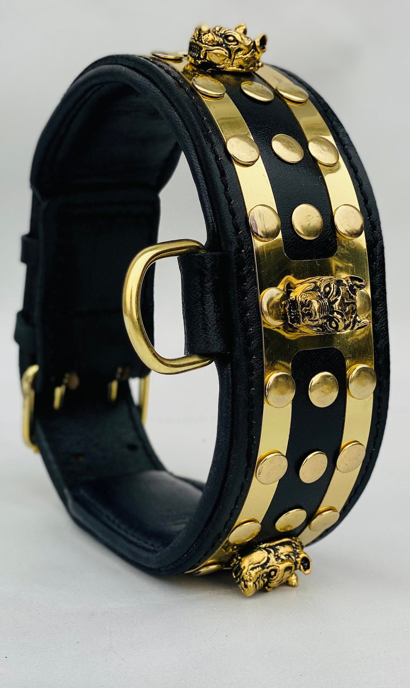 LEATHER DOG NECK COLLAR WITH GOLD PLATE DETAIL (BLACK)