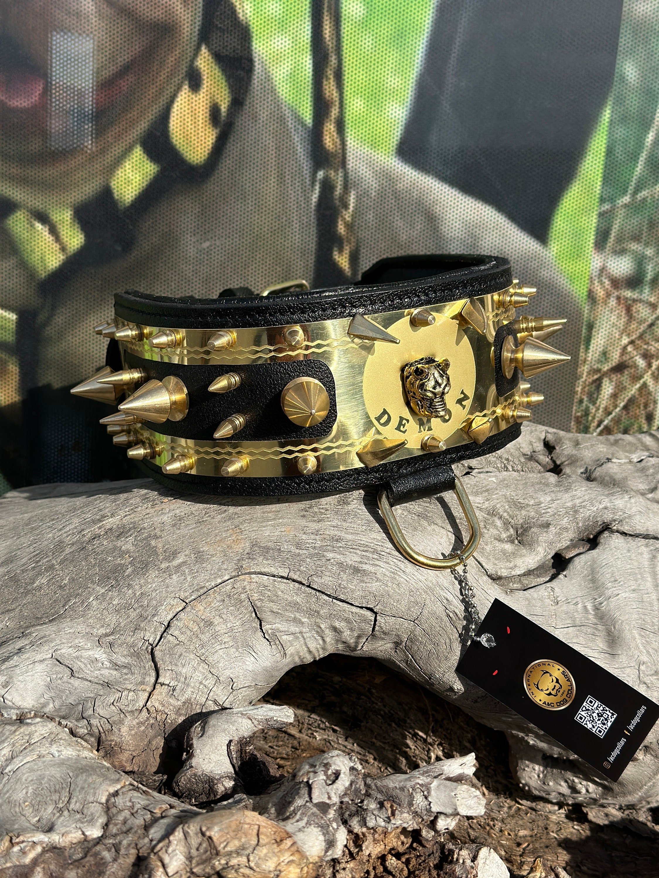 LEATHER NECK COLLAR SPECIALLY DESIGNED FOR YOUR FRIEND'S NAME (BLACK-GOLD)