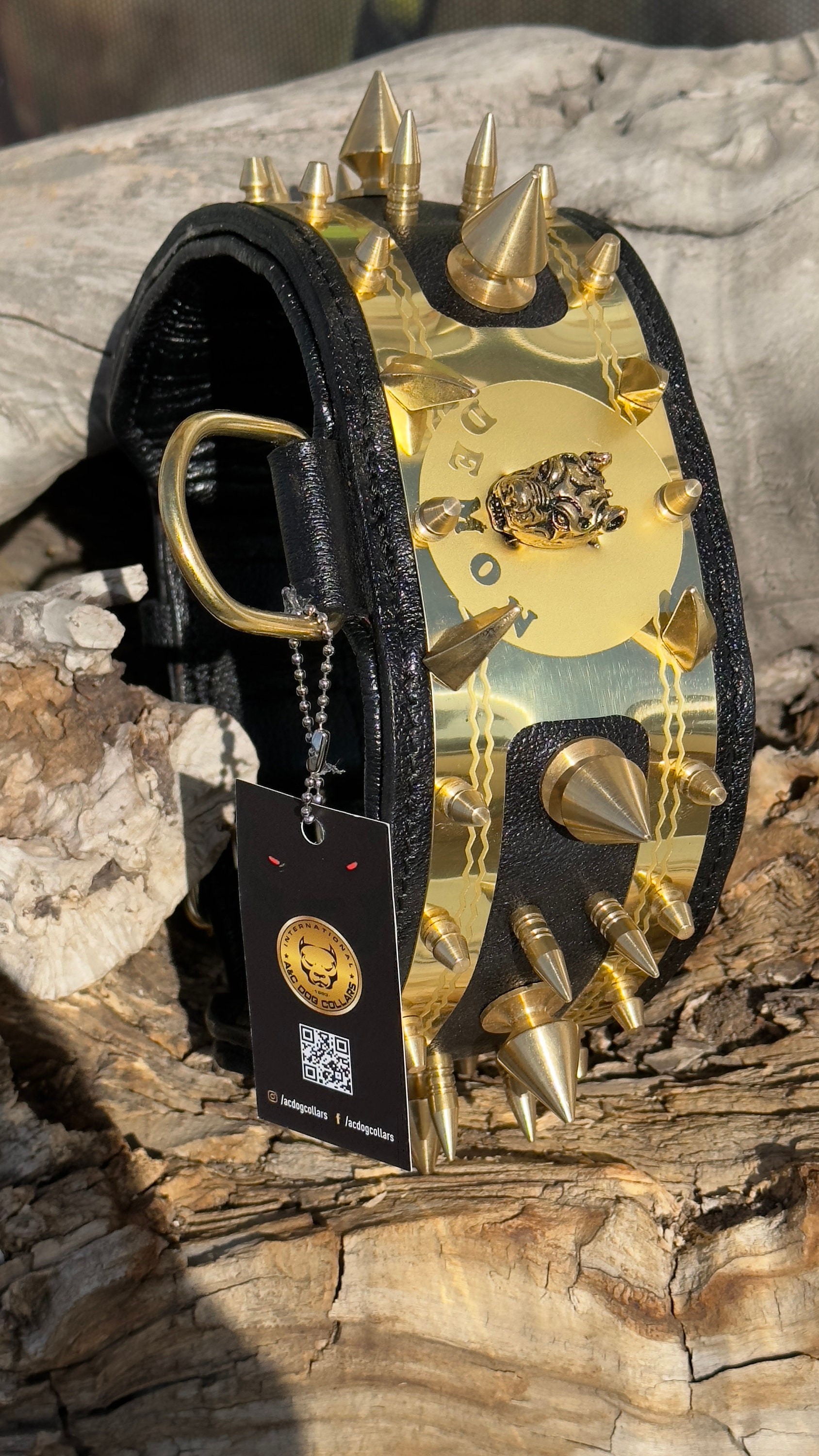 LEATHER NECK COLLAR SPECIALLY DESIGNED FOR YOUR FRIEND'S NAME (BLACK-GOLD)