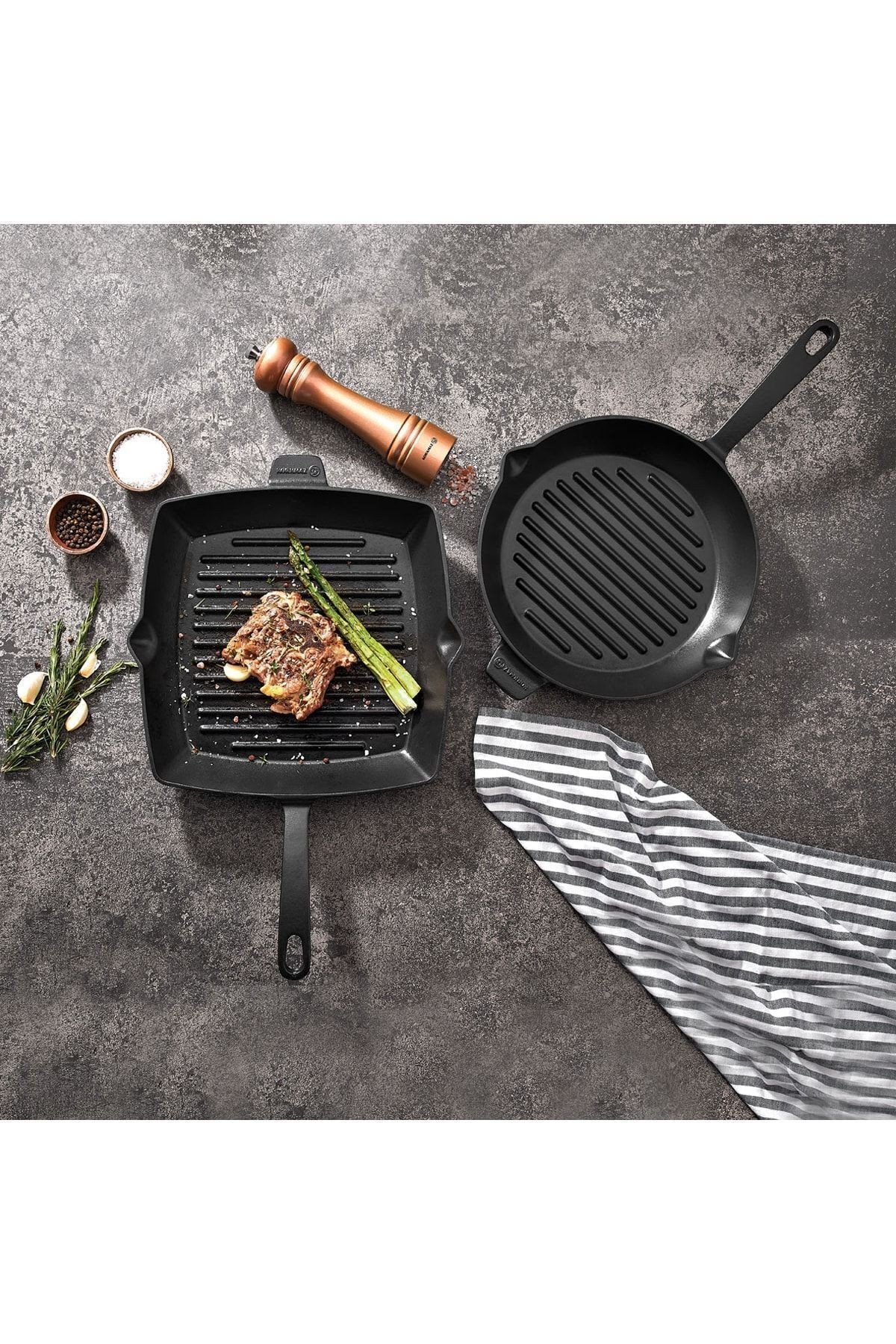 KORKMAZ A2846 CASTA KARE GRILL DÖKÜM TAVA 26*26 Sİ