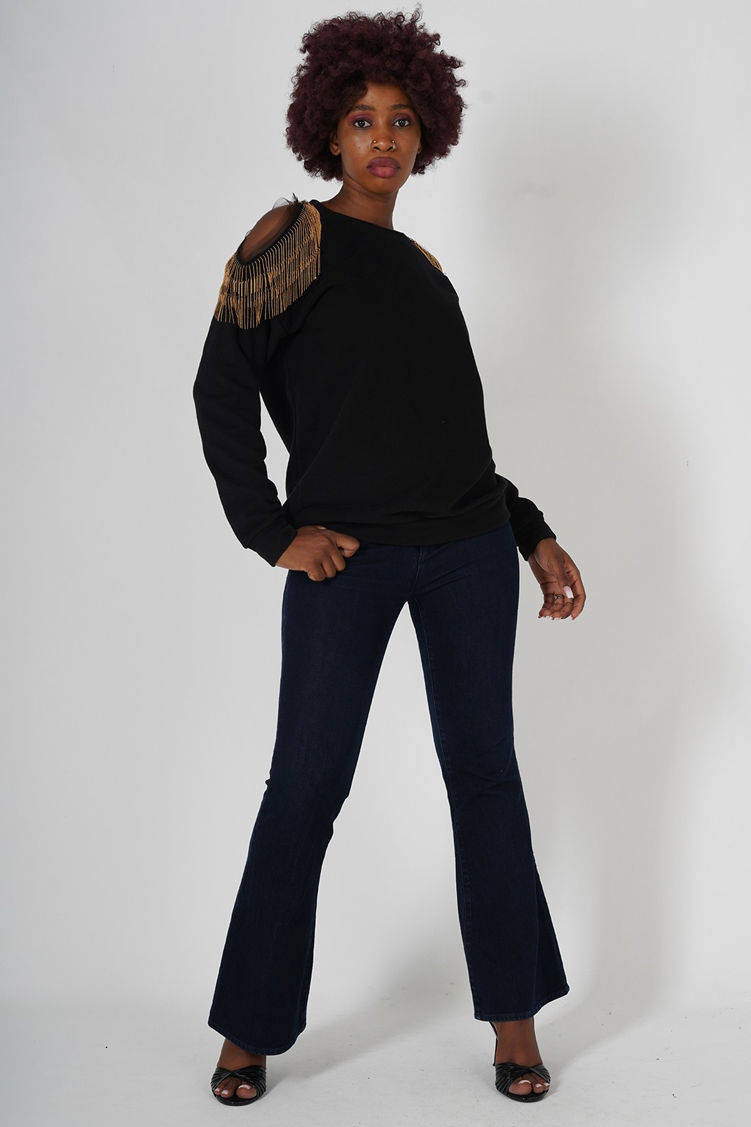 SİYAH PÜSKÜLLÜ SWEATSHIRT