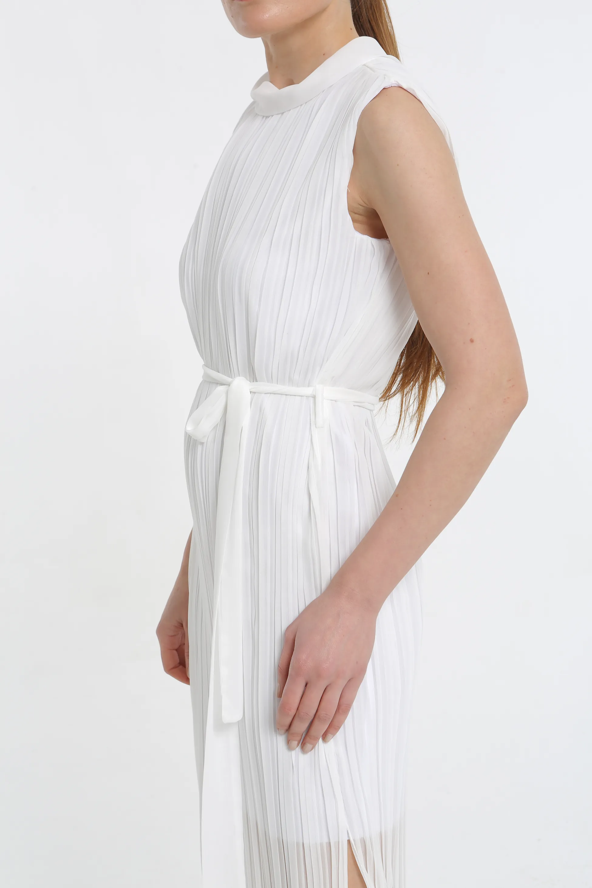 Elegant & Chic Beyaz Plise Kadın Elbise - Görsel 4