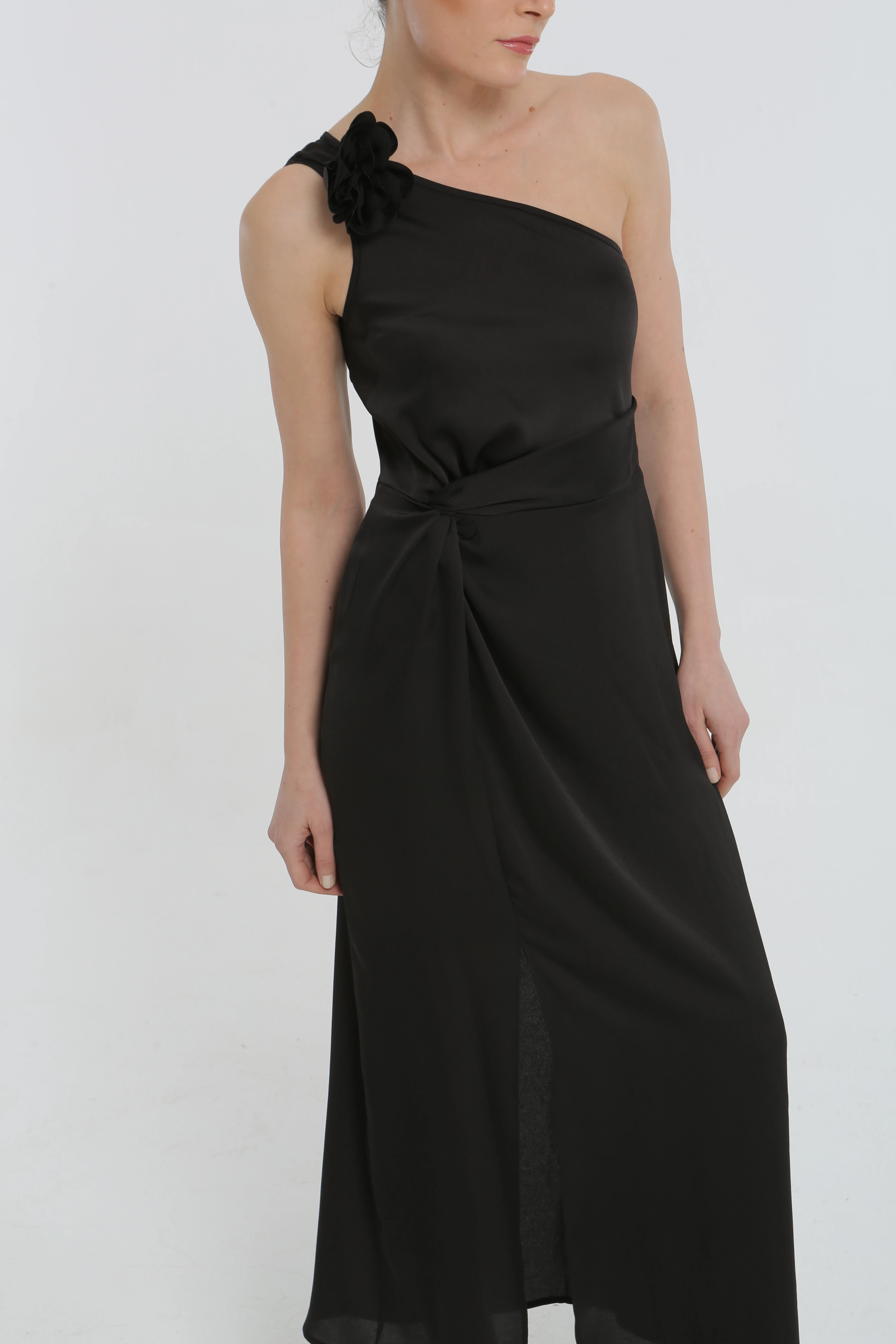 Tek Omuz Çiçek Detaylı Kadın Elbise - SİYAH