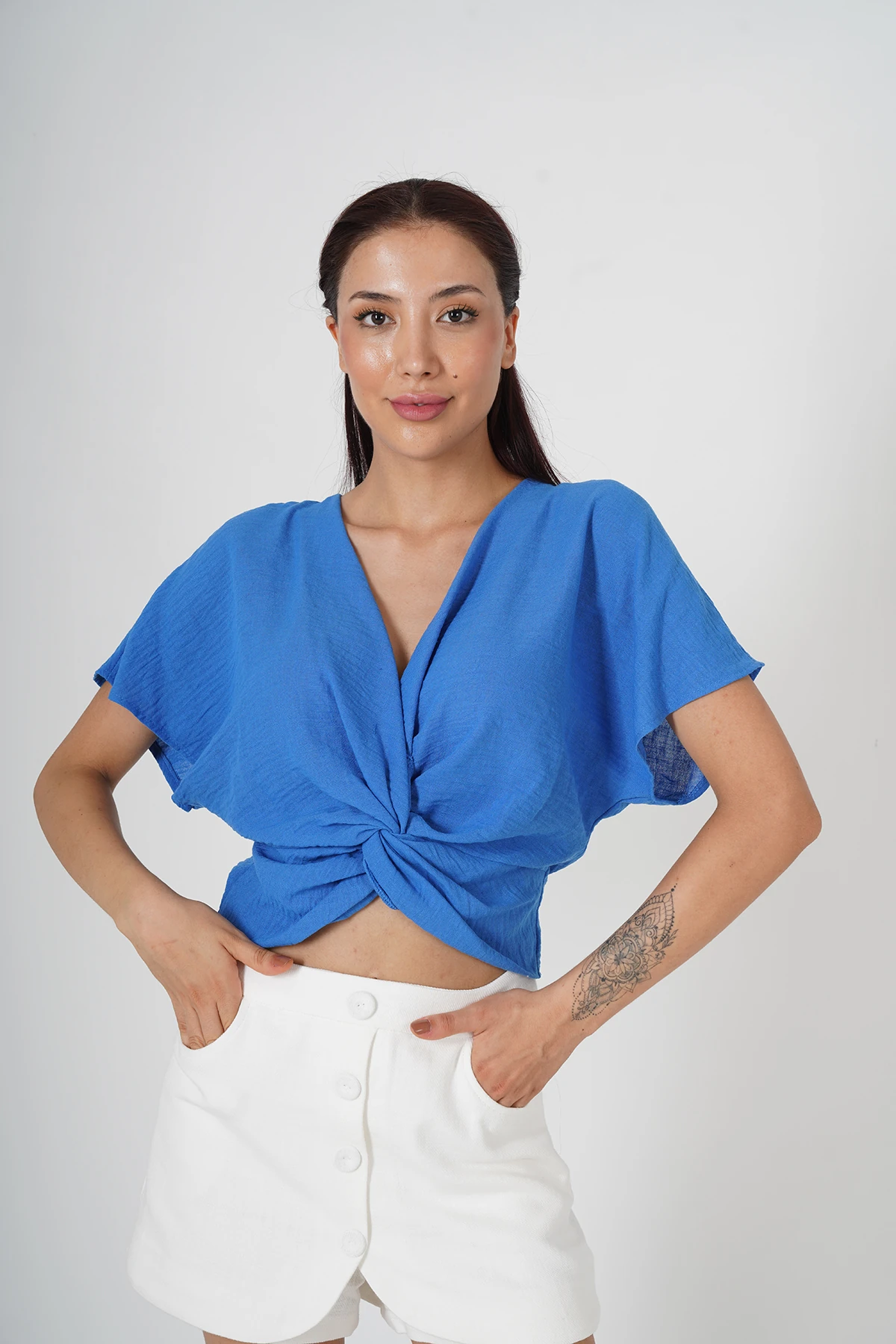 Düğüm Detaylı Keten Kumaş Crop Kadın Bluz - Görsel 3