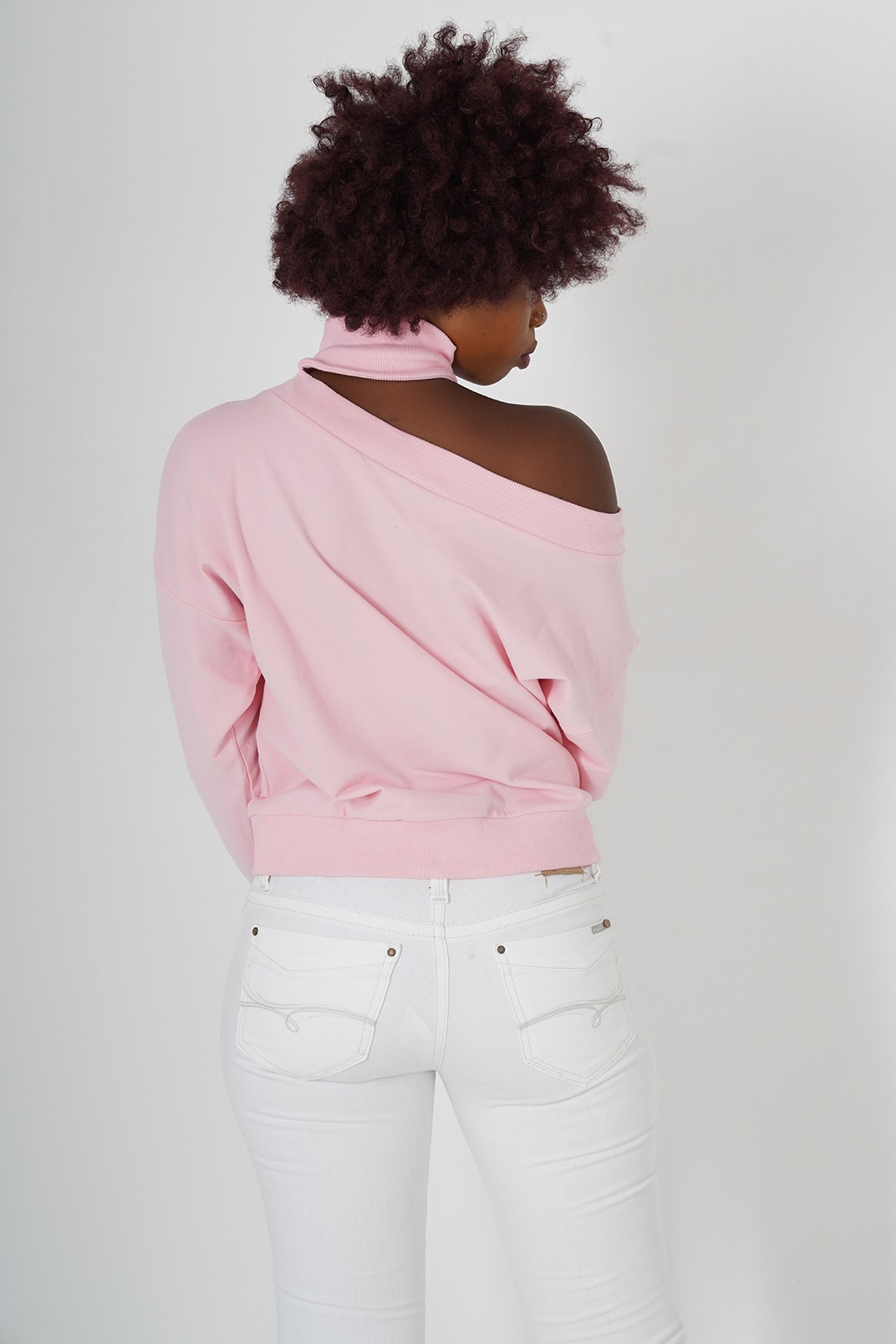 OMUZ DEKOLTELİ PEMBE SWEATSHIRT
