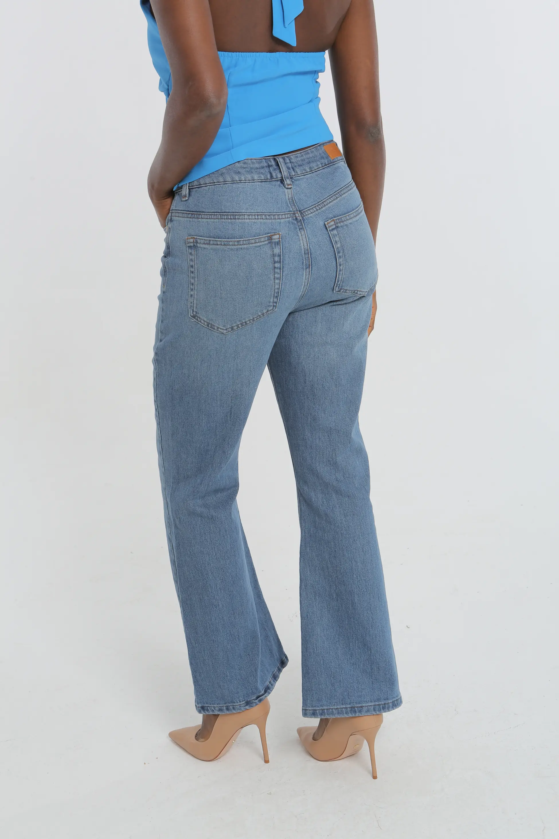 Koyu Mavi Renk İspanyol Paça Kadın Jeans - Görsel 4