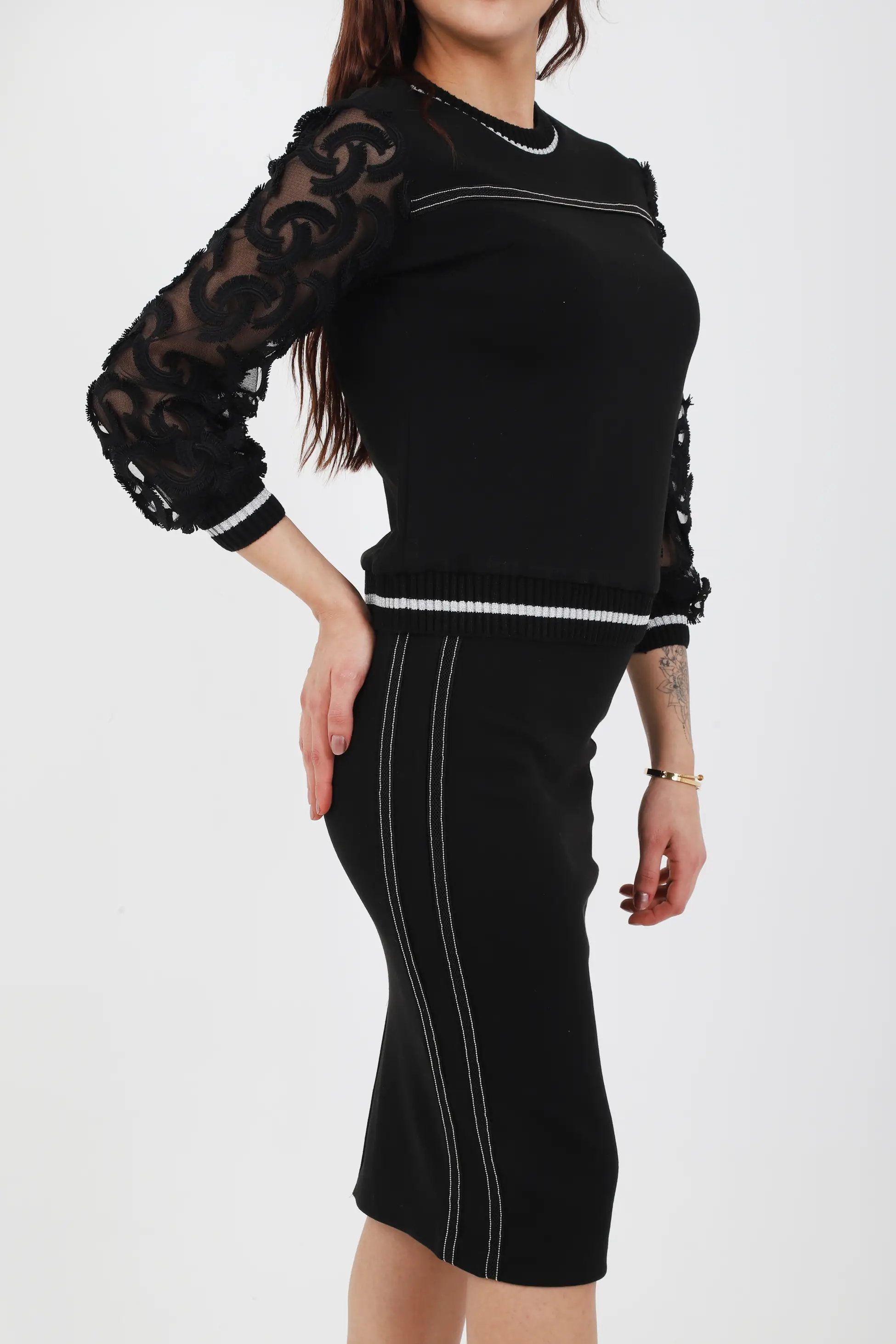 Üç İplik Biyeli Kolları Tül Detaylı Siyah Sweatshirt + Siyah Kalem Etek Seti - Görsel 6