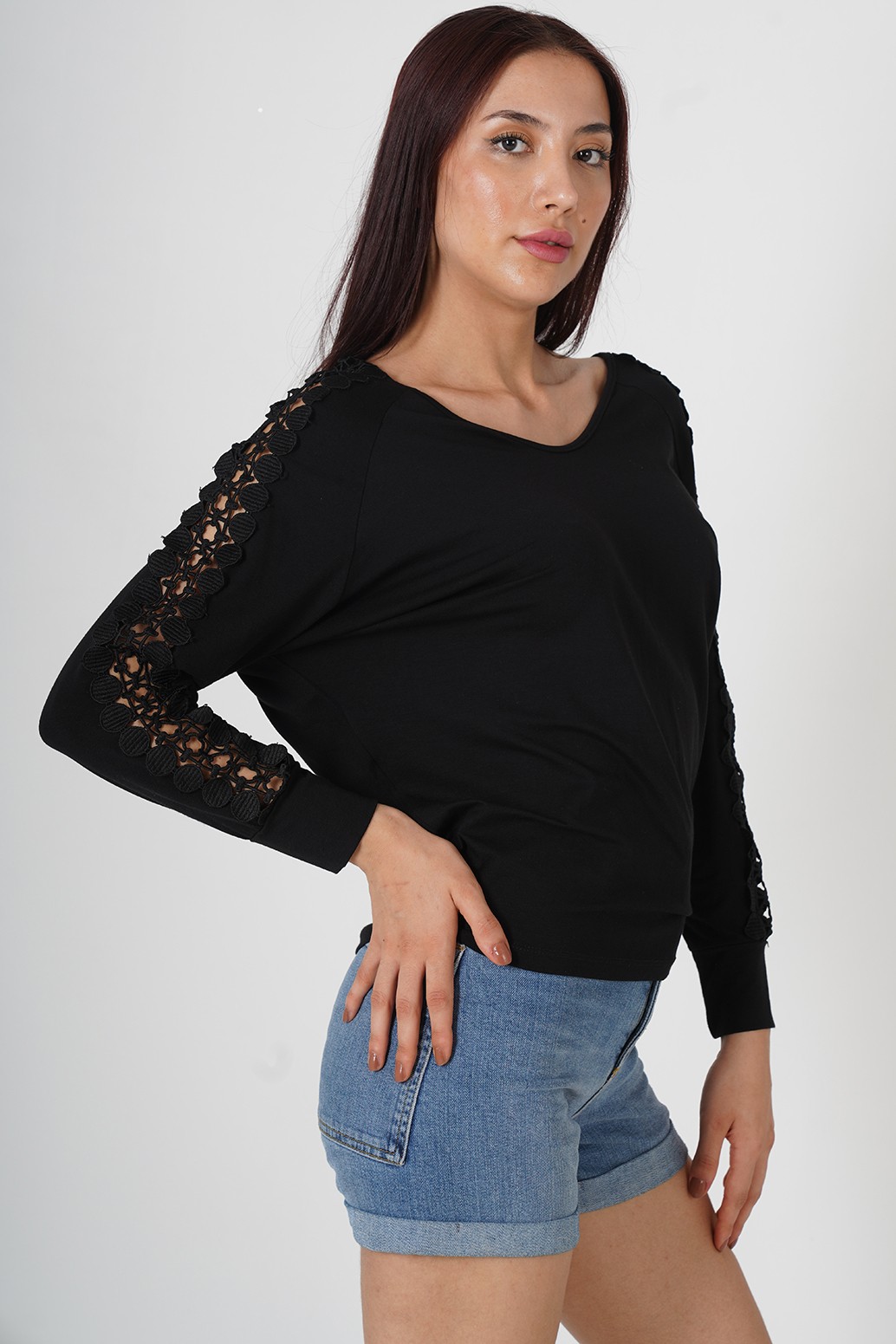 GÜPÜRLÜ UZUN KOLLU T-SHIRT