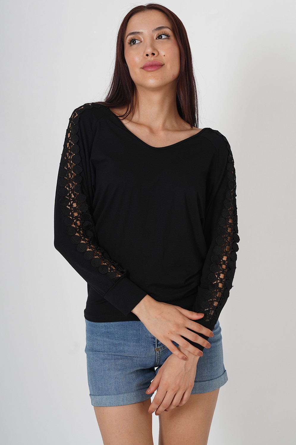 GÜPÜRLÜ UZUN KOLLU T-SHIRT