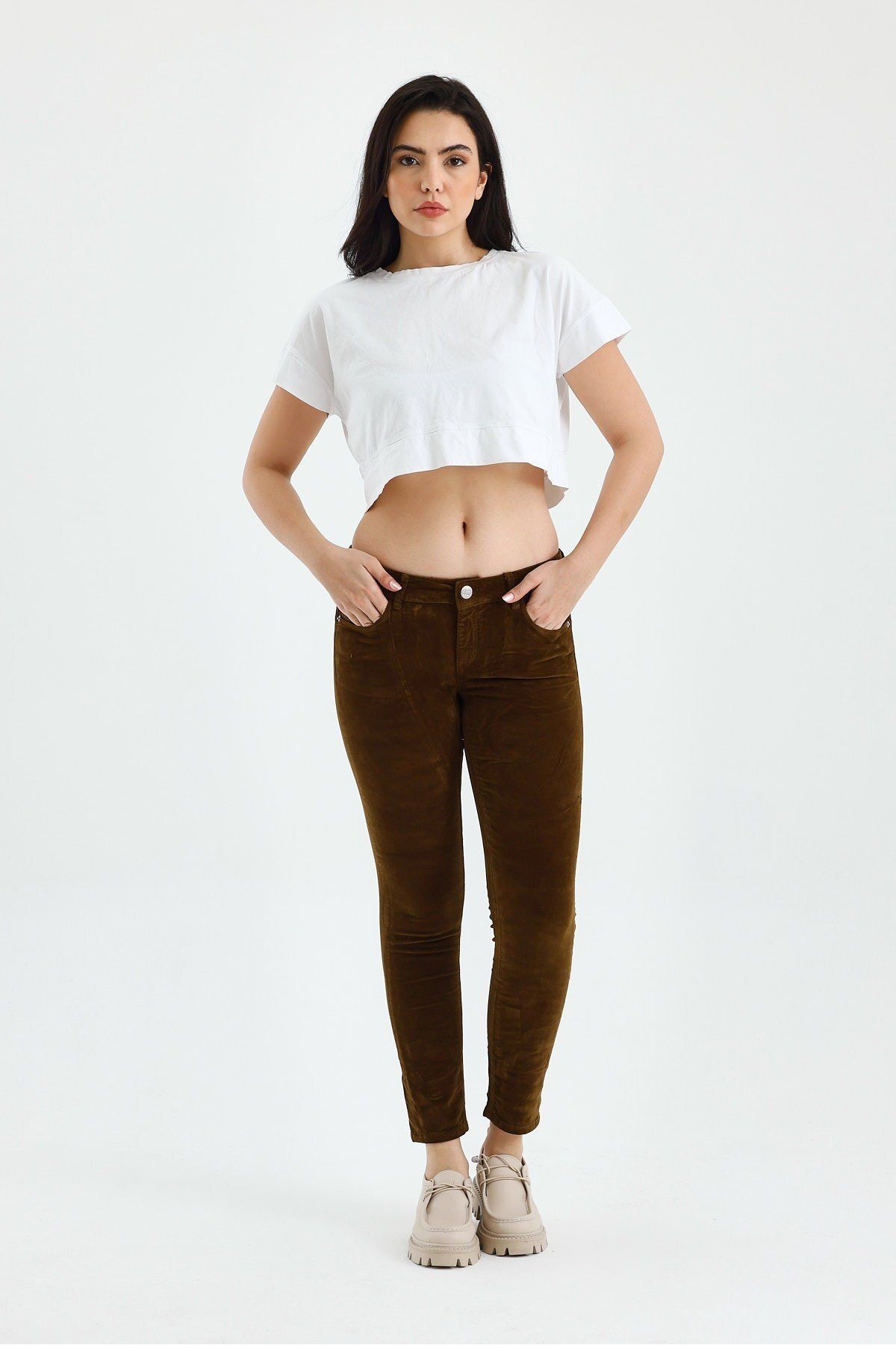 DAR PAÇA  DÜŞÜK BEL SLIM FIT DÜZ KADİFE PANTOLON