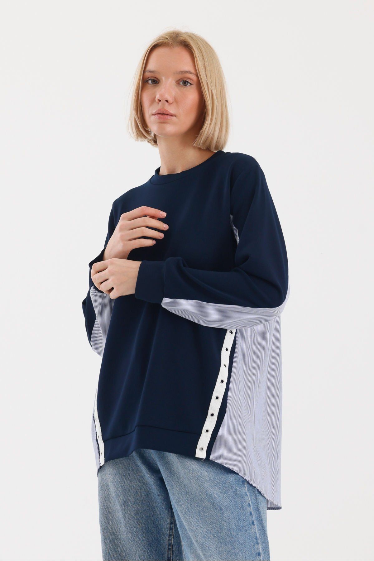 Günlük Tarz Renk Bloklu Poplin Kumaş ve Kuş Gözü Detaylı Relaxed Sweatshirt-M - Lacivert