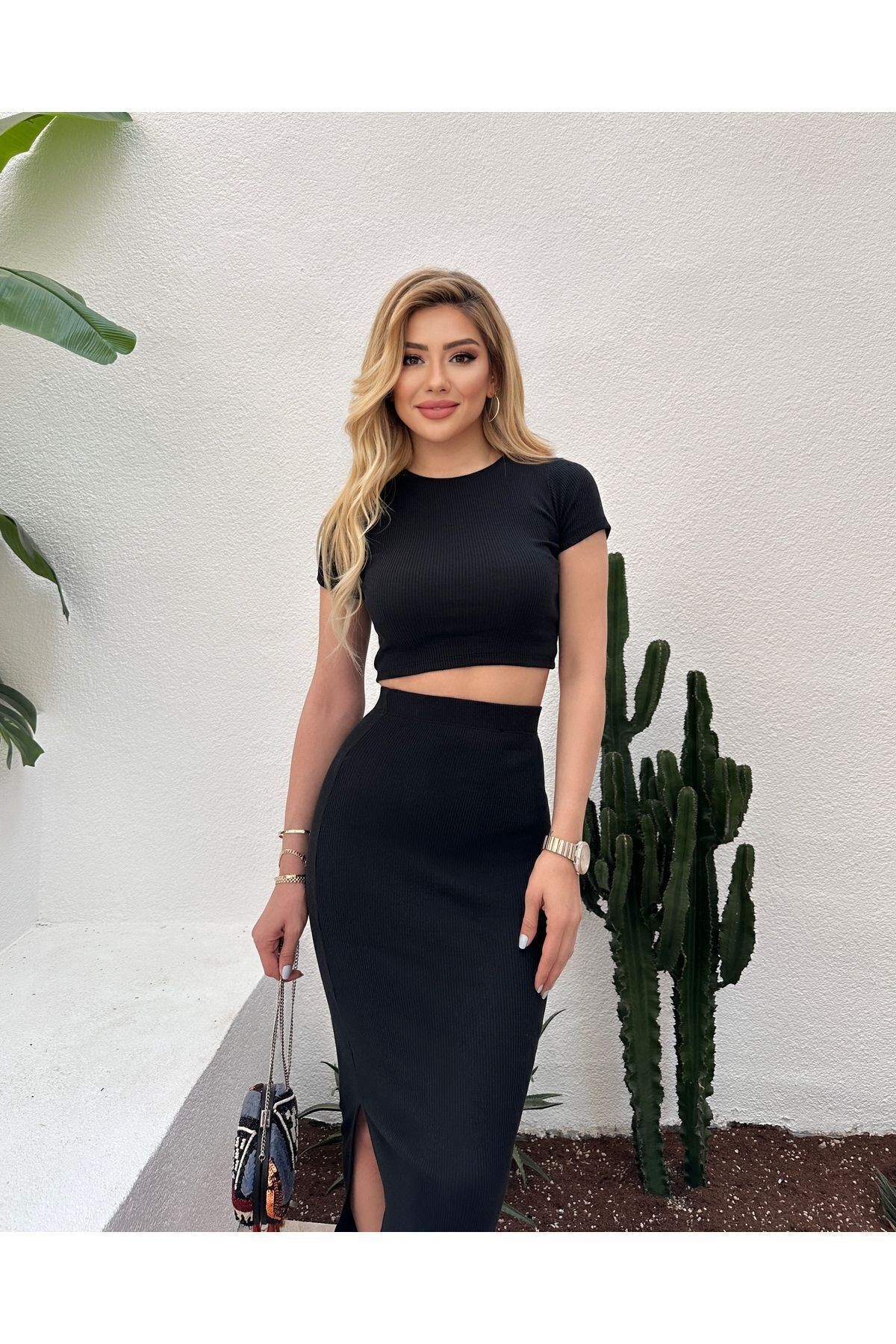 İkili Takım Bluz Etek Fitted/Vücuda Oturan Bisiklet Yaka Bluz & Yırtmaçlı Etek Fitilli Kumaş GRİ