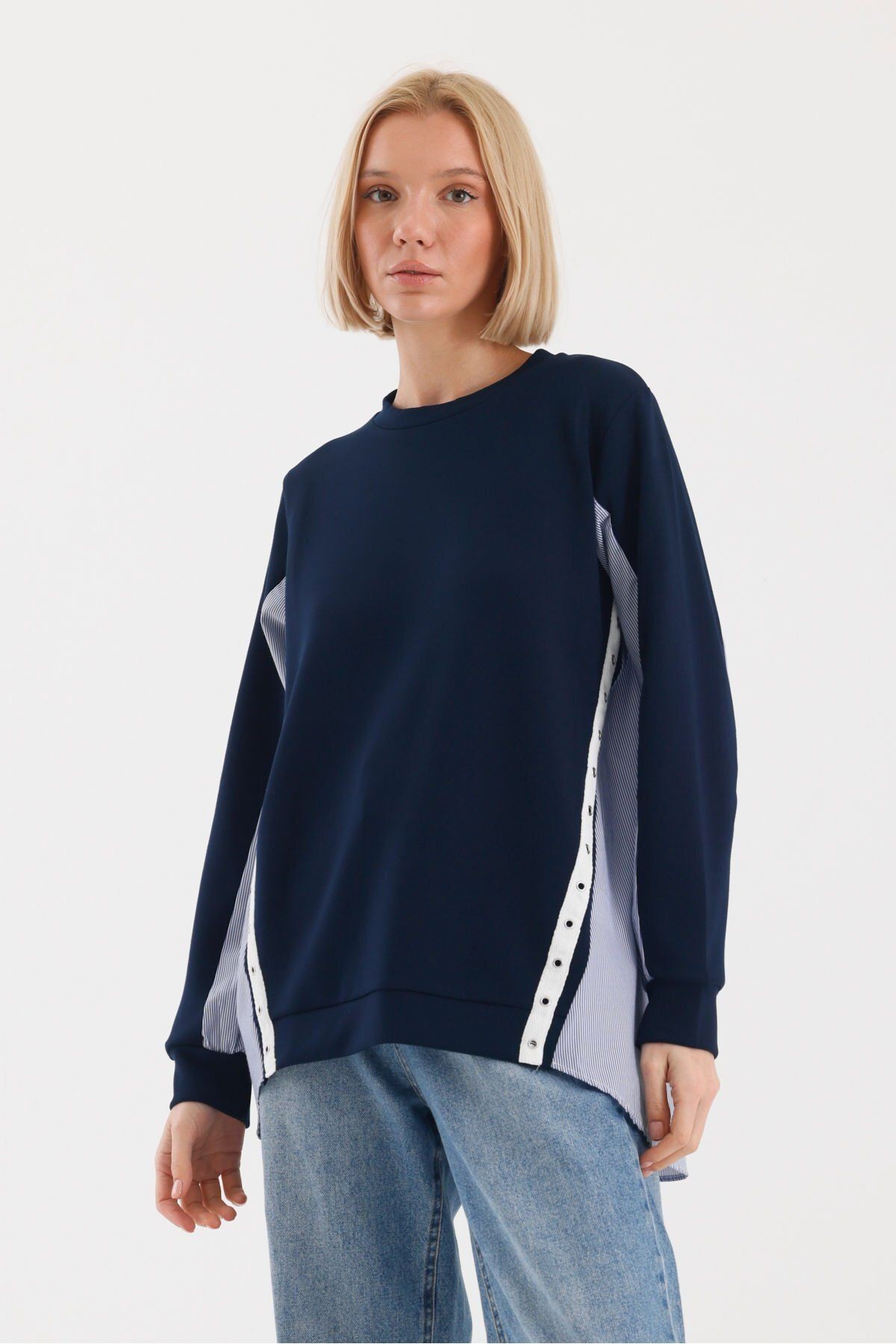 Günlük Tarz Renk Bloklu Poplin Kumaş ve Kuş Gözü Detaylı Relaxed Sweatshirt-M - Lacivert