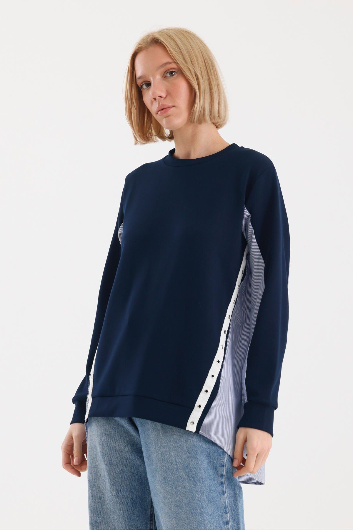 Günlük Tarz Renk Bloklu Poplin Kumaş ve Kuş Gözü Detaylı Relaxed Sweatshirt-M - Lacivert