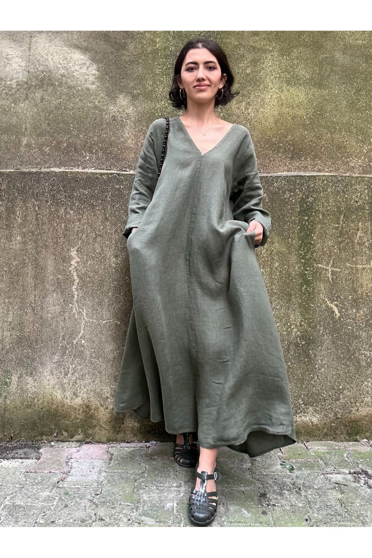V Yaka Uzun Kol Cep Detaylı %100 Keten Oversize Uzun Elbise-STD - Haki