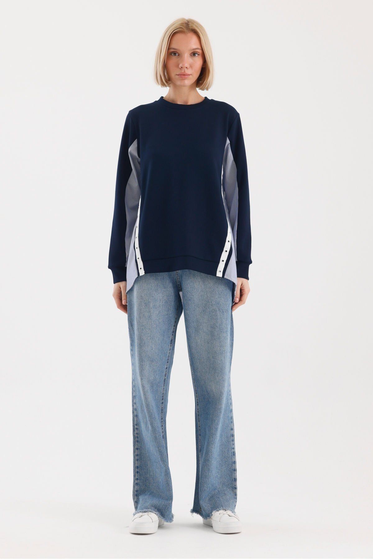 Günlük Tarz Renk Bloklu Poplin Kumaş ve Kuş Gözü Detaylı Relaxed Sweatshirt-M - Lacivert