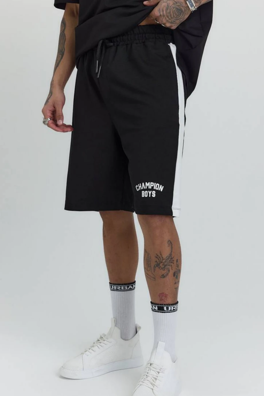 Yazili Şort-Si̇Yah