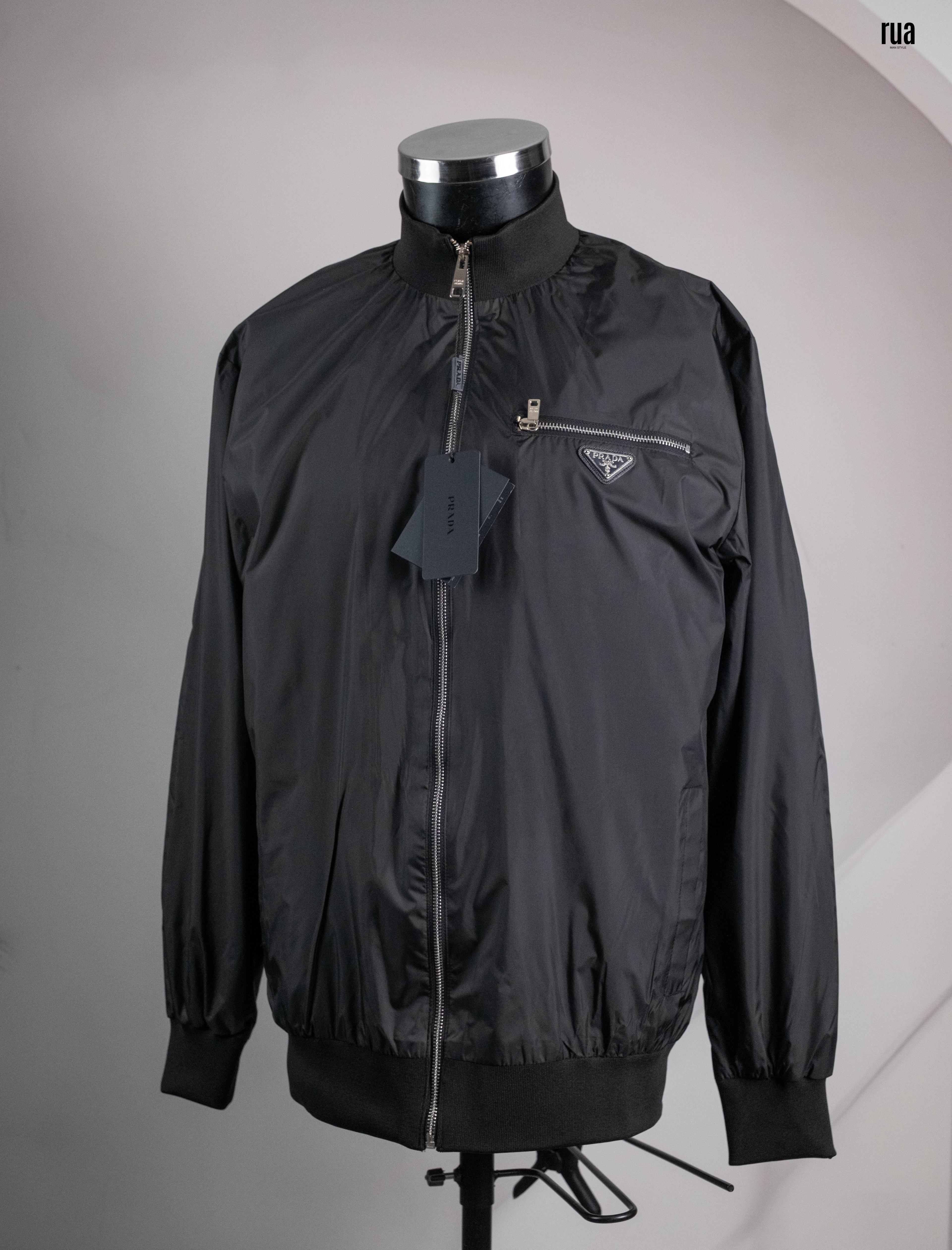 Prada Metal Göğüs logolu Mont Siyah