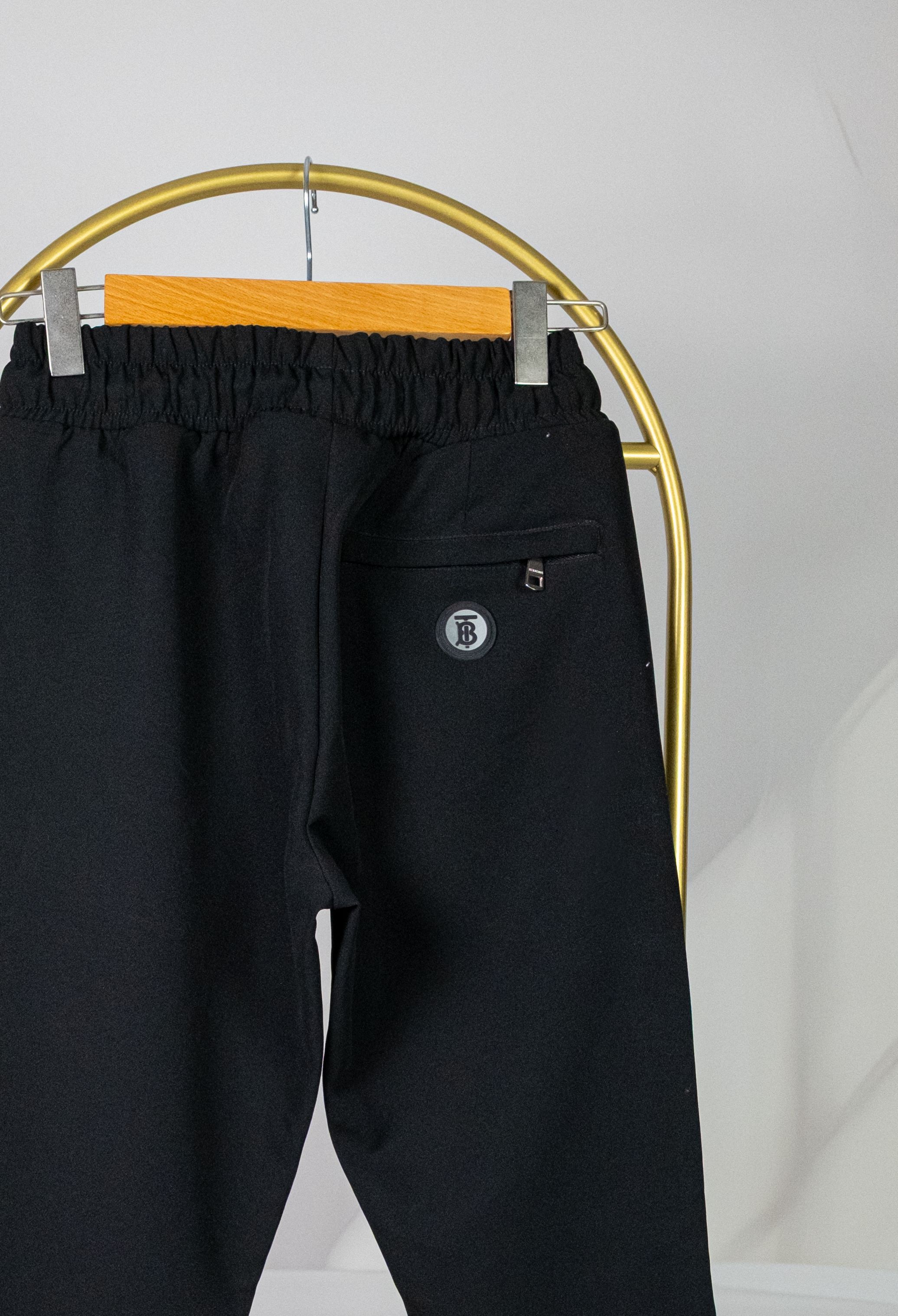 Burbery Siyah Bağçıklı Arkada Fermuar Ve Logo Detaylı Pantolon