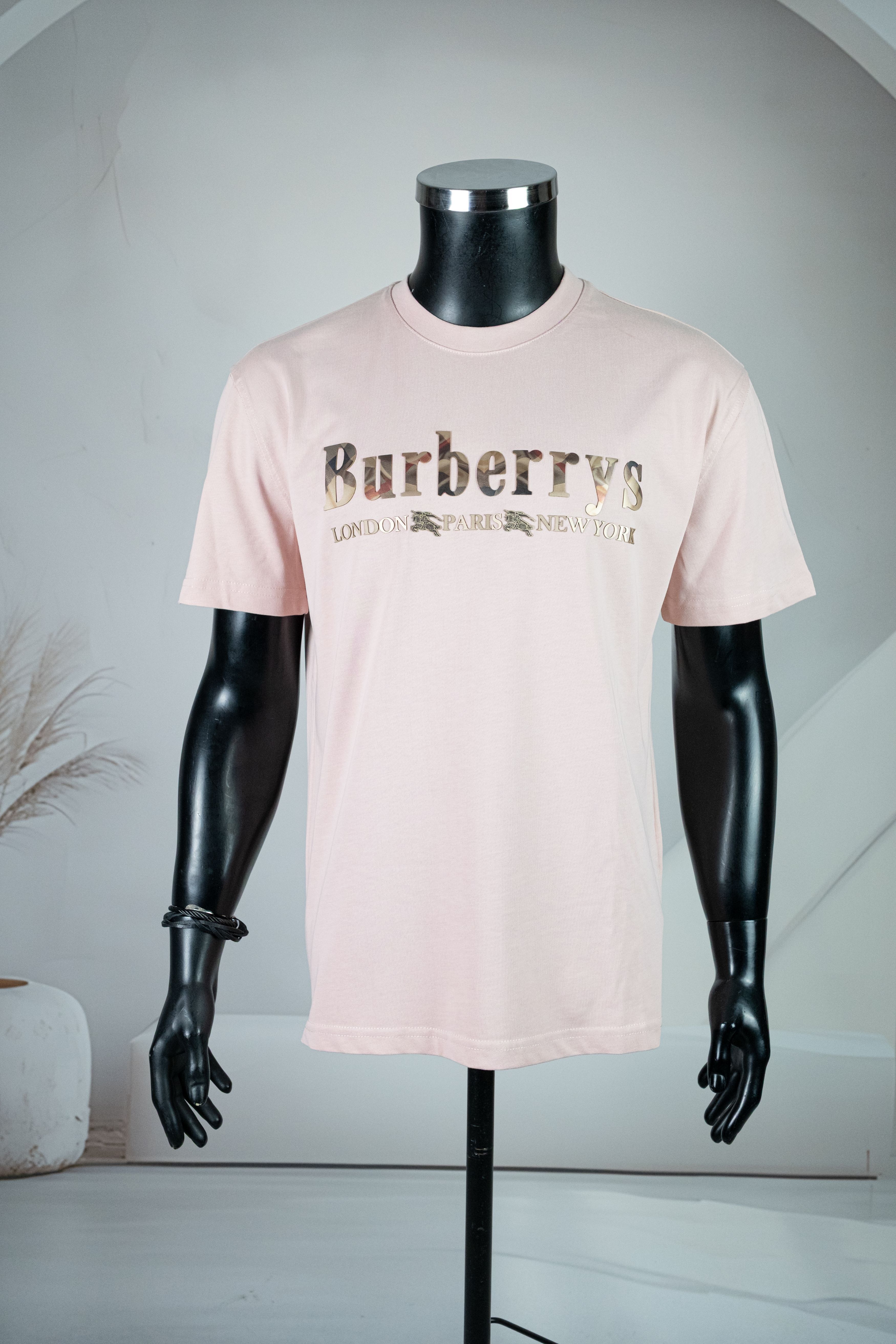 Burbery Pembe Yuvarlak Yaka Marka Yazılı Tişört