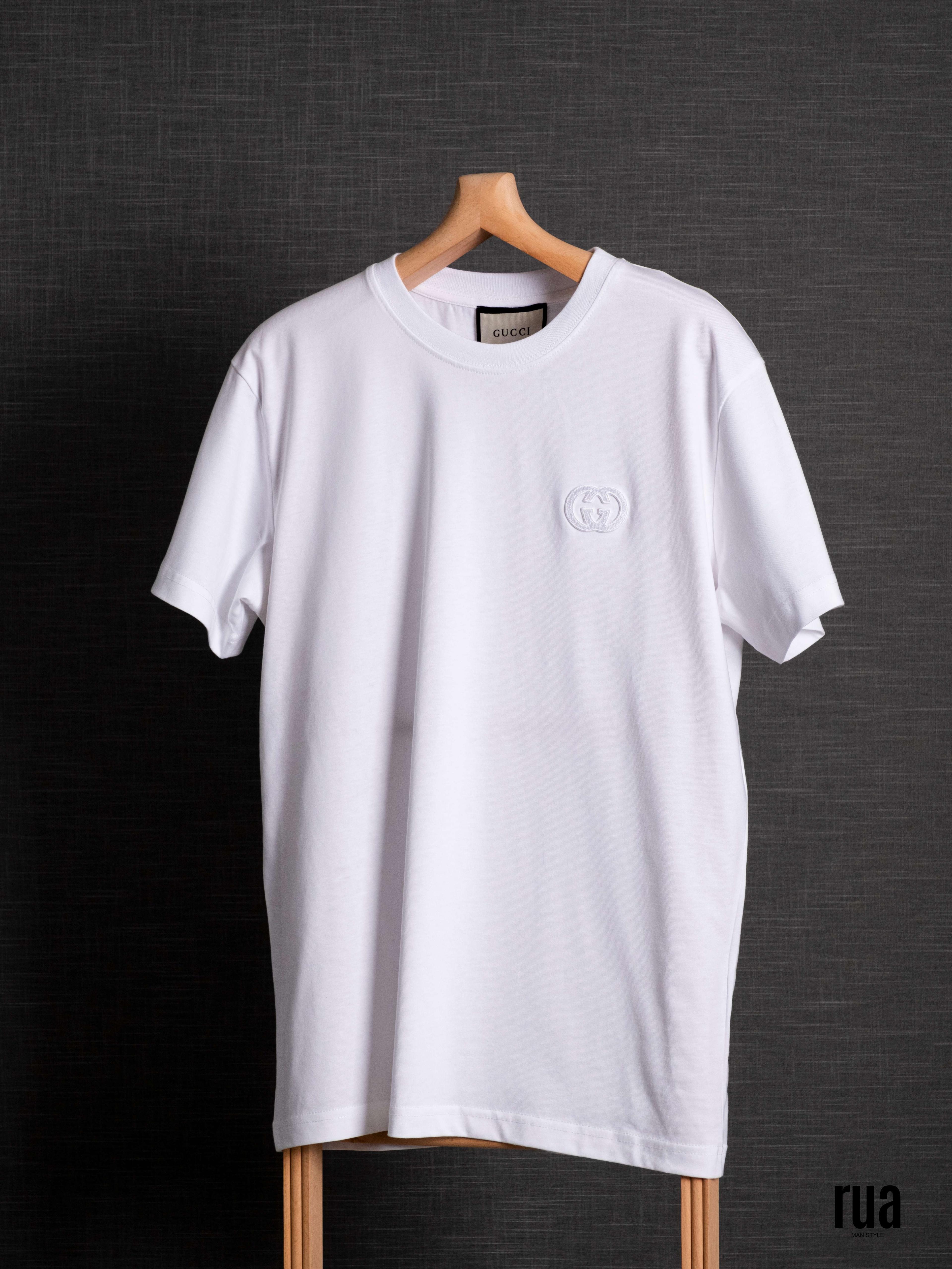 Zero Collar Brand T-Shirt mit strukturiertem Emblem in derselben Farbe, Weiß, GUCCİ