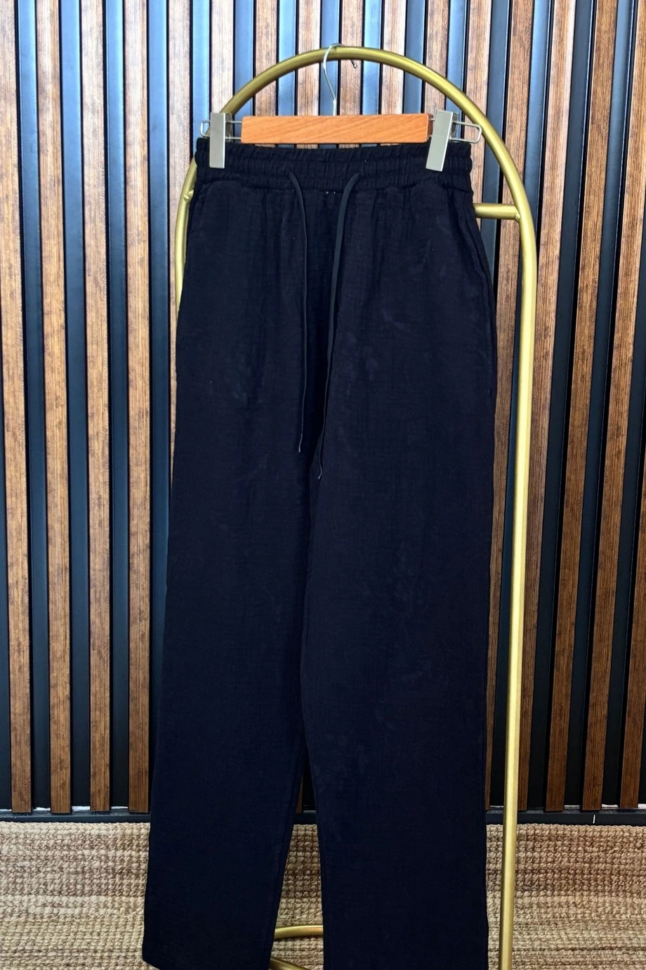 Belden Lasti̇kli̇ Keten Pantolon-Si̇yah