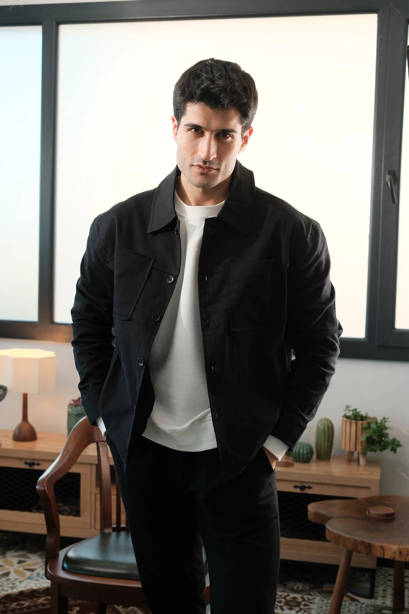 Polo Yaka Önden Düğme Detaylı Ceket-Siyah