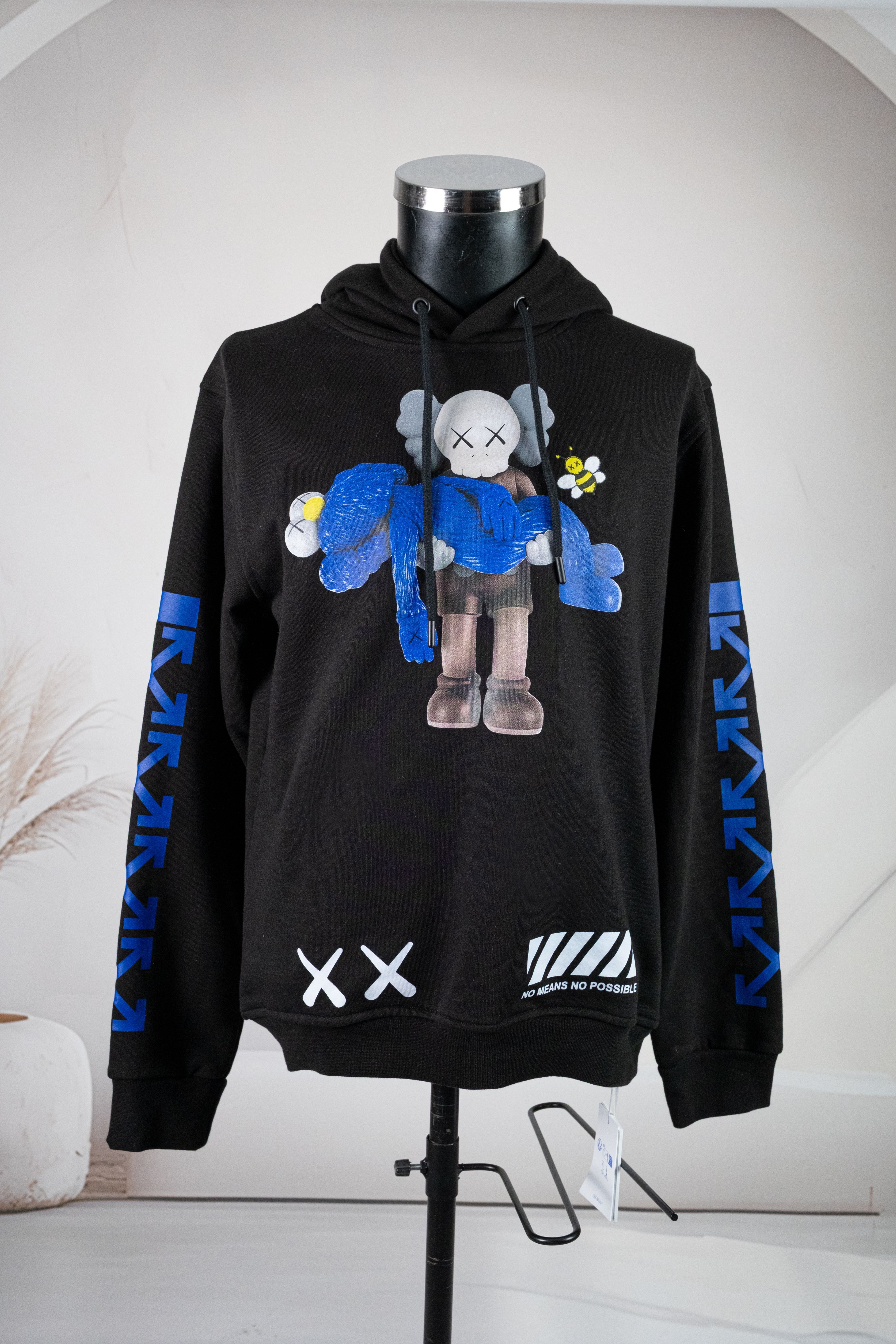 Off White Siyah Kapşonlu Kolları ve Önü Baskılı Sweatshirt