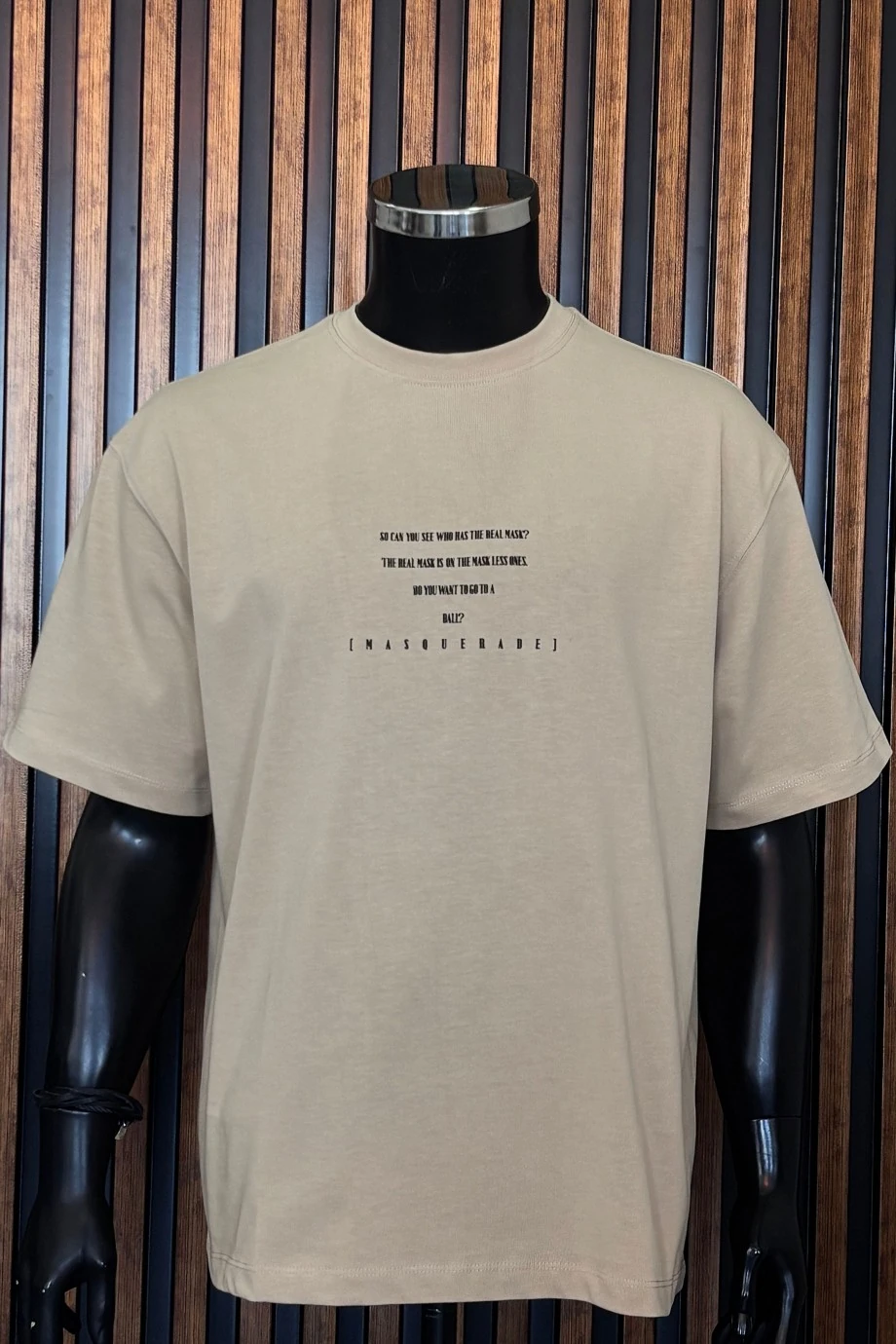 Yuvarlak Yaka Yazili Sirti Maske Detayli Tshi̇rt-Bej