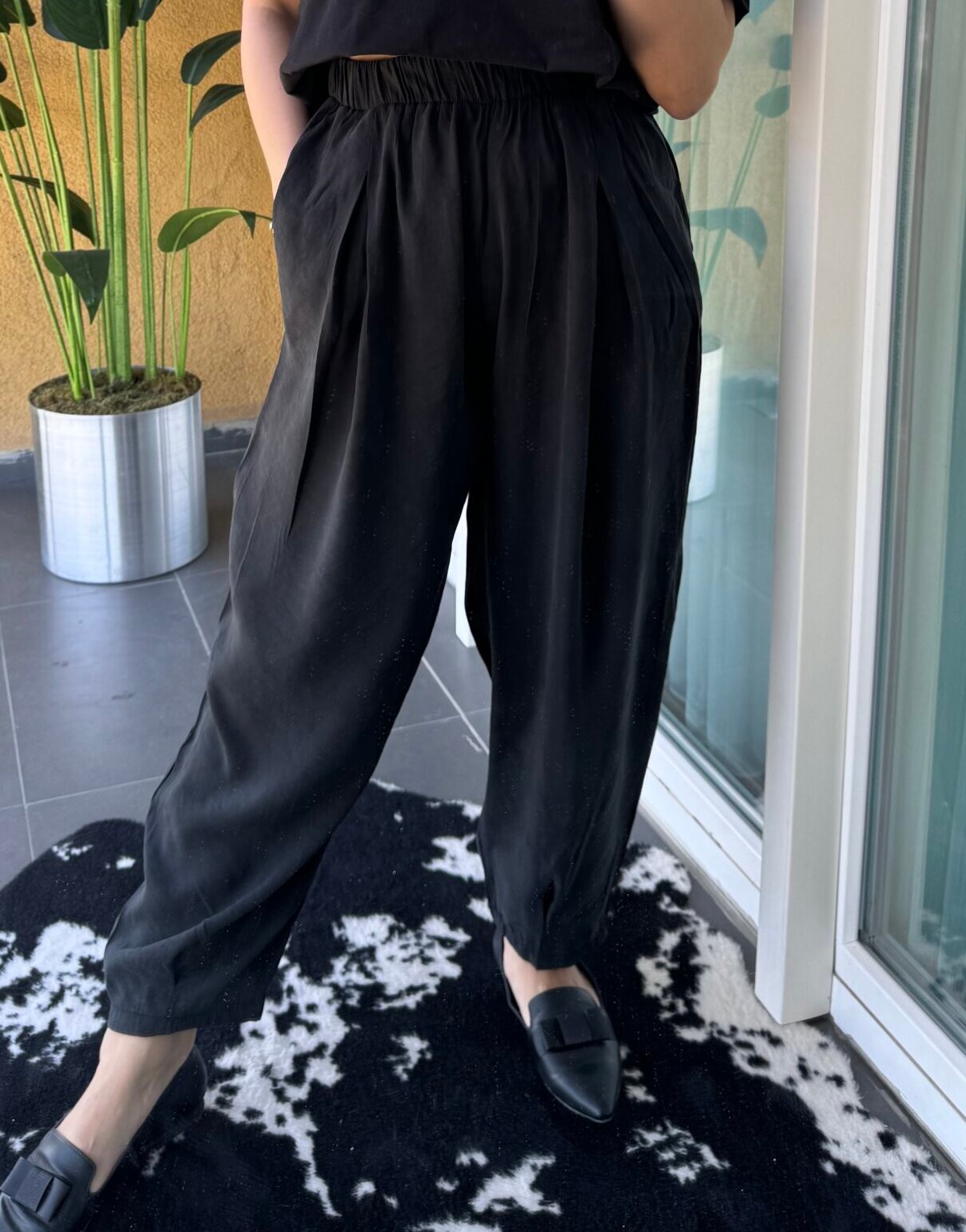 Tensel Kumaş Beli Lastikli Pileli Paça Pantolon