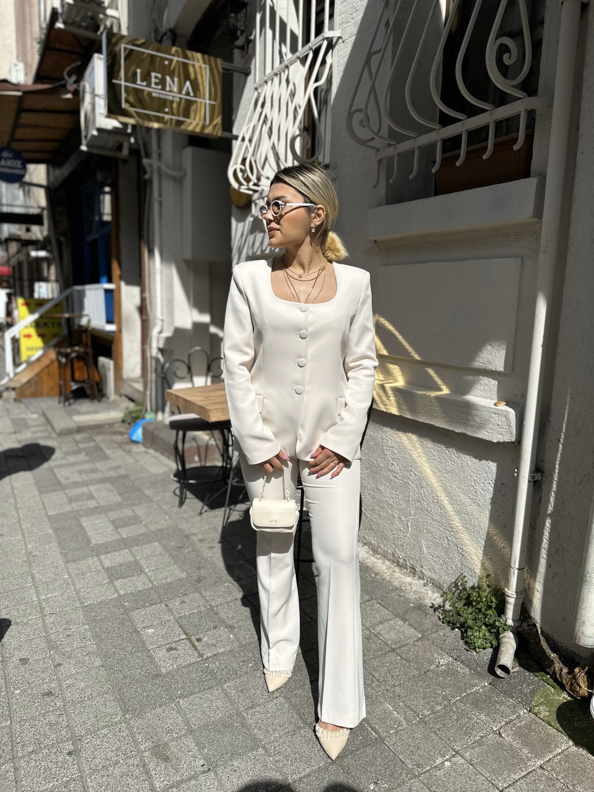 Yuvarlak Yaka Takım