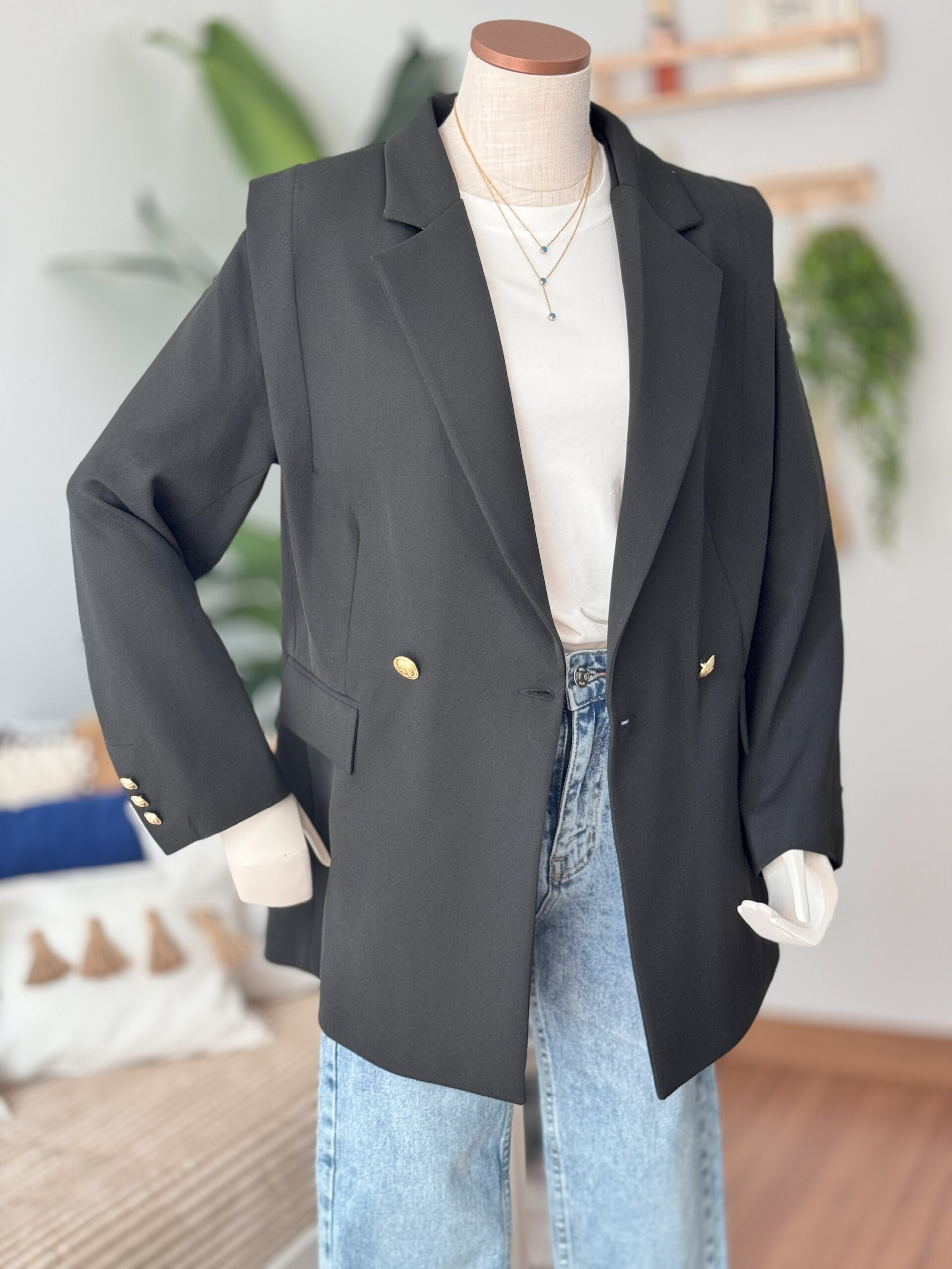 Kol Detaylı Siyah Blazer