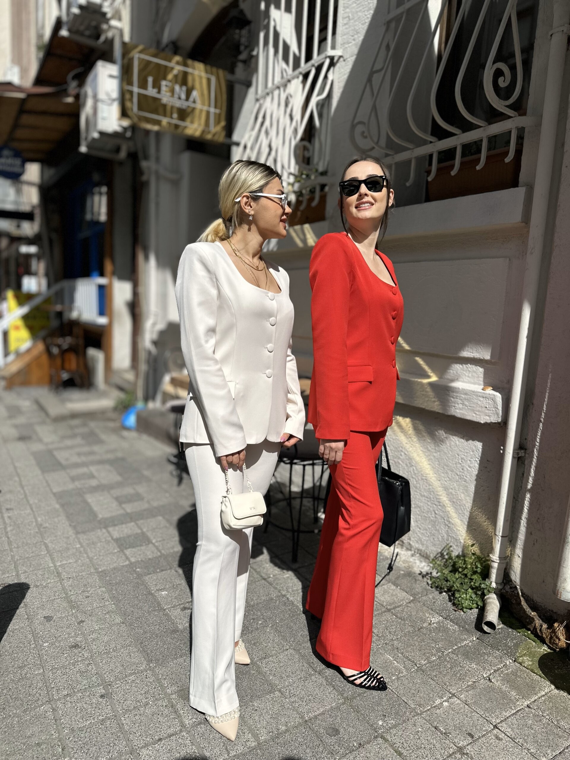 Yuvarlak Yaka Takım