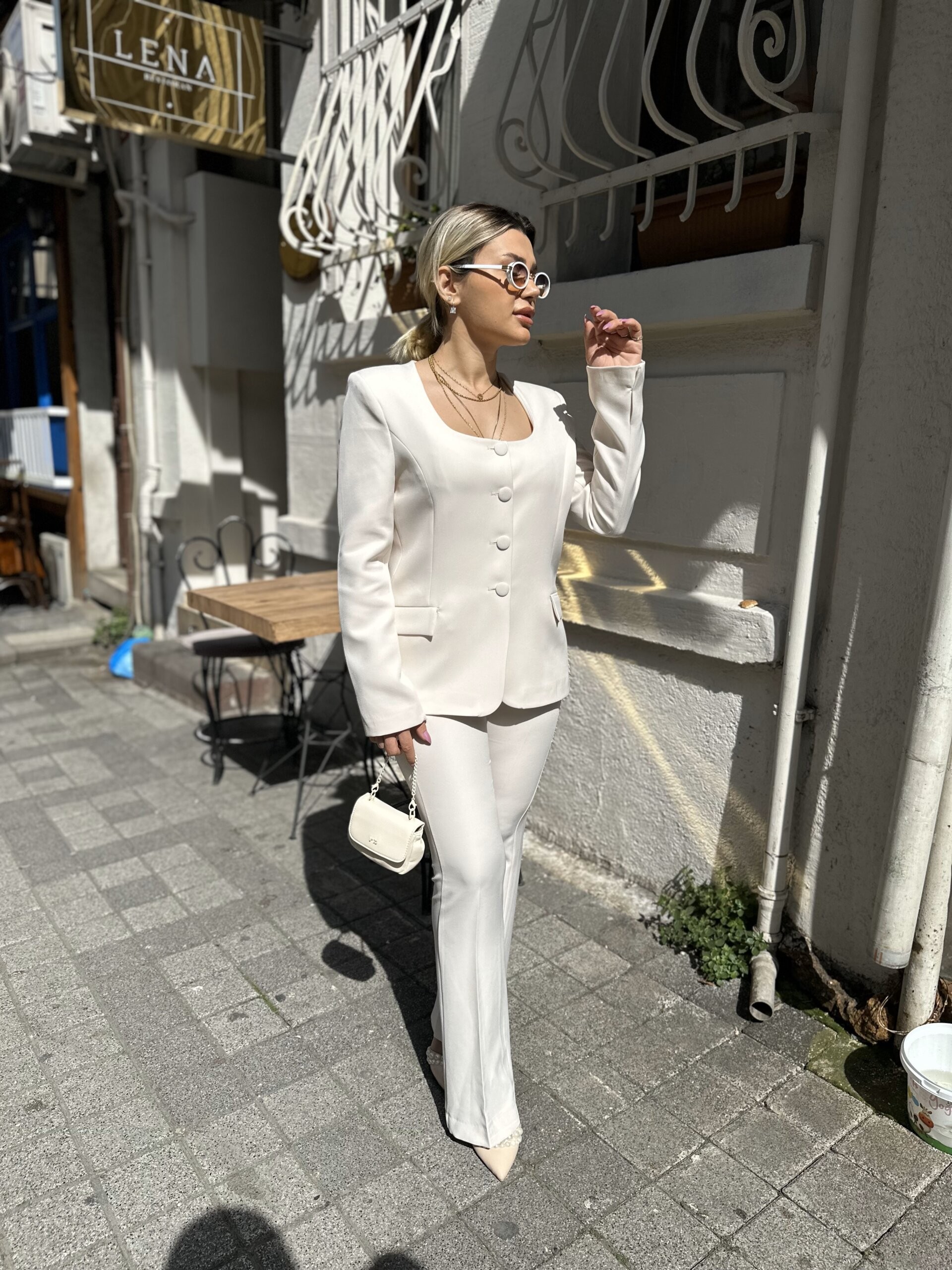 Yuvarlak Yaka Takım