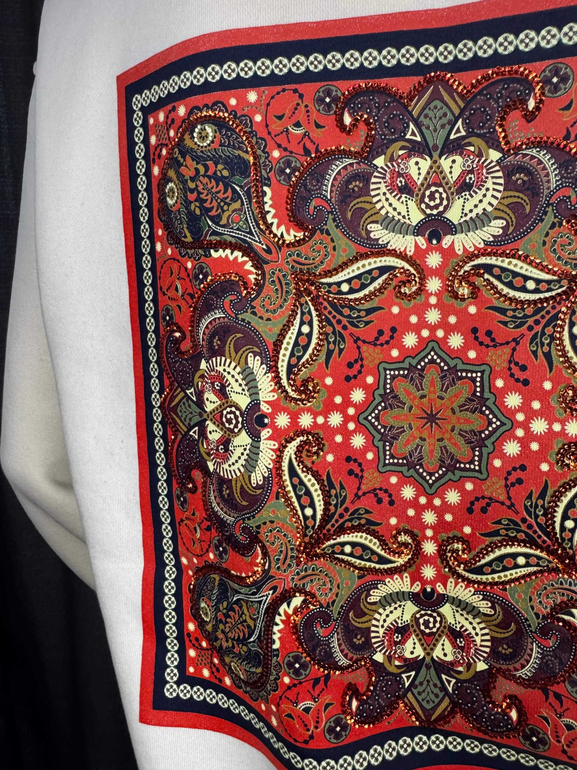 Premium Arkası Desenli  Pul Detay Kazak