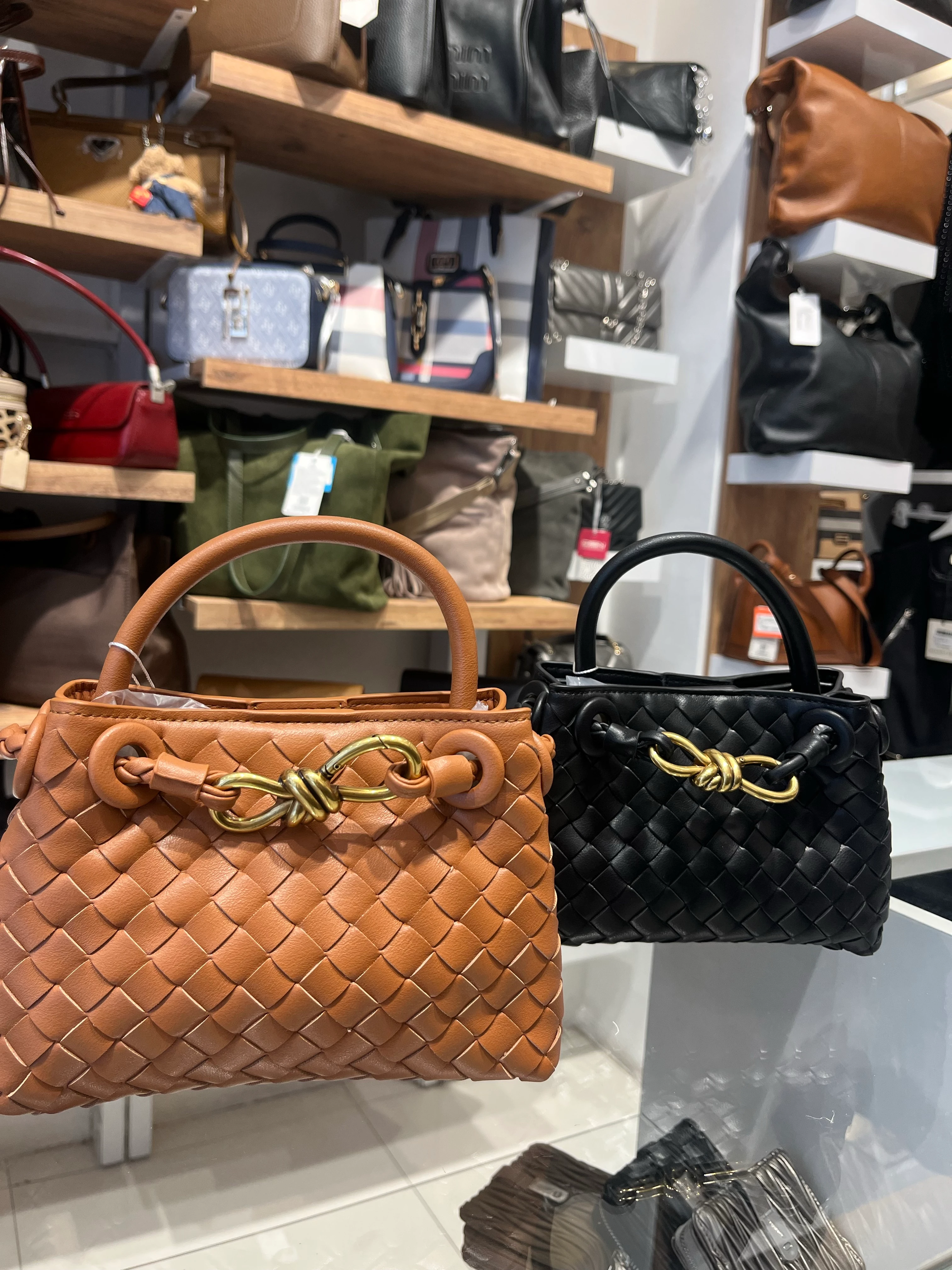 Gold Detay Küçük Çanta