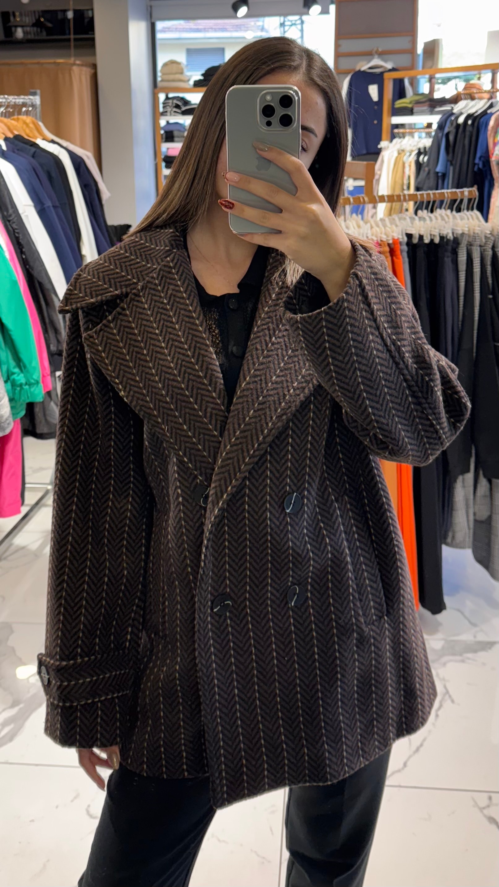 Desenli Düğme Detaylı Kaban