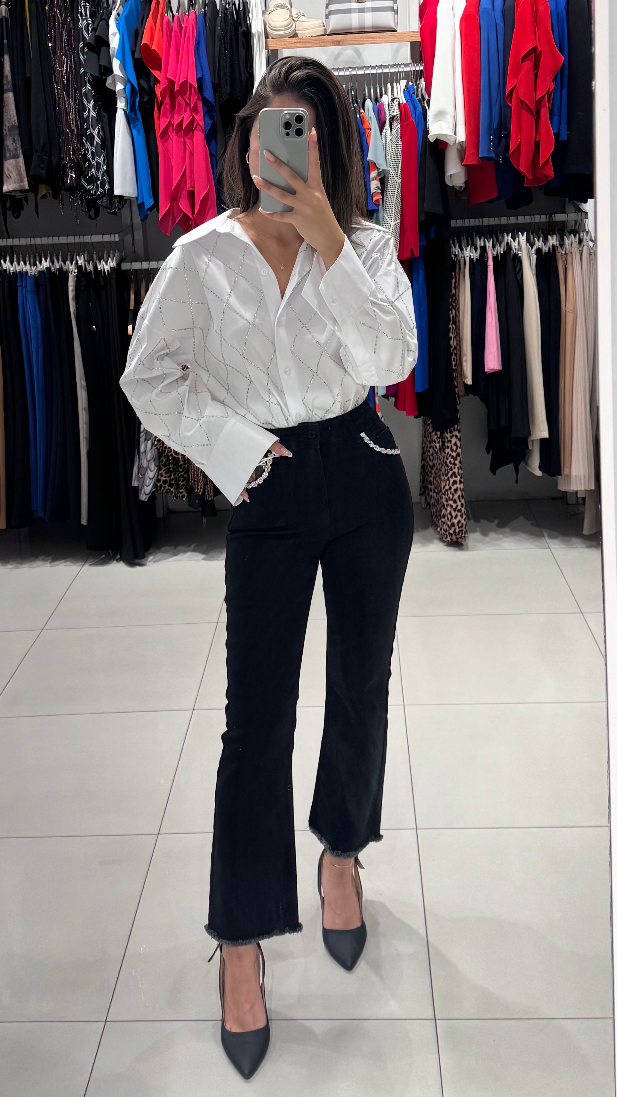 Taşlı Beyaz Oversize Gömlek 