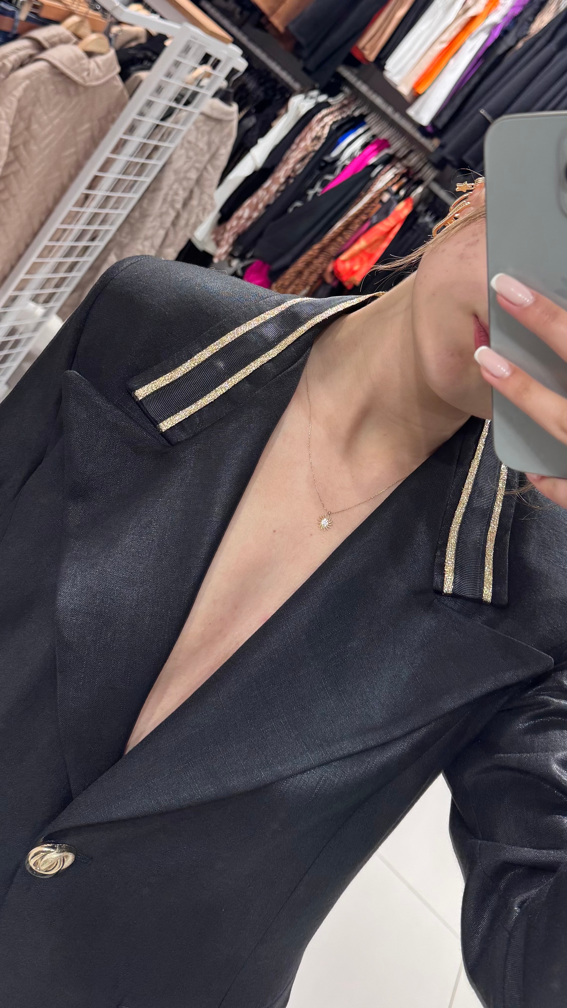 Islak Görünümlü Gold Detay Takım